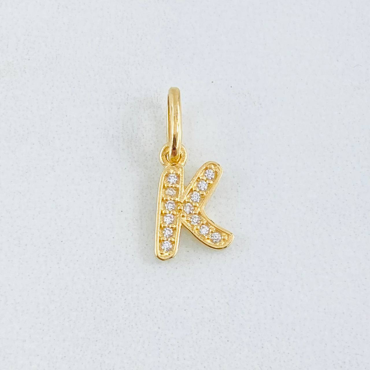 Dije Letra K 0.7gr / 3/4 in / Oro Amarillo 18K ©