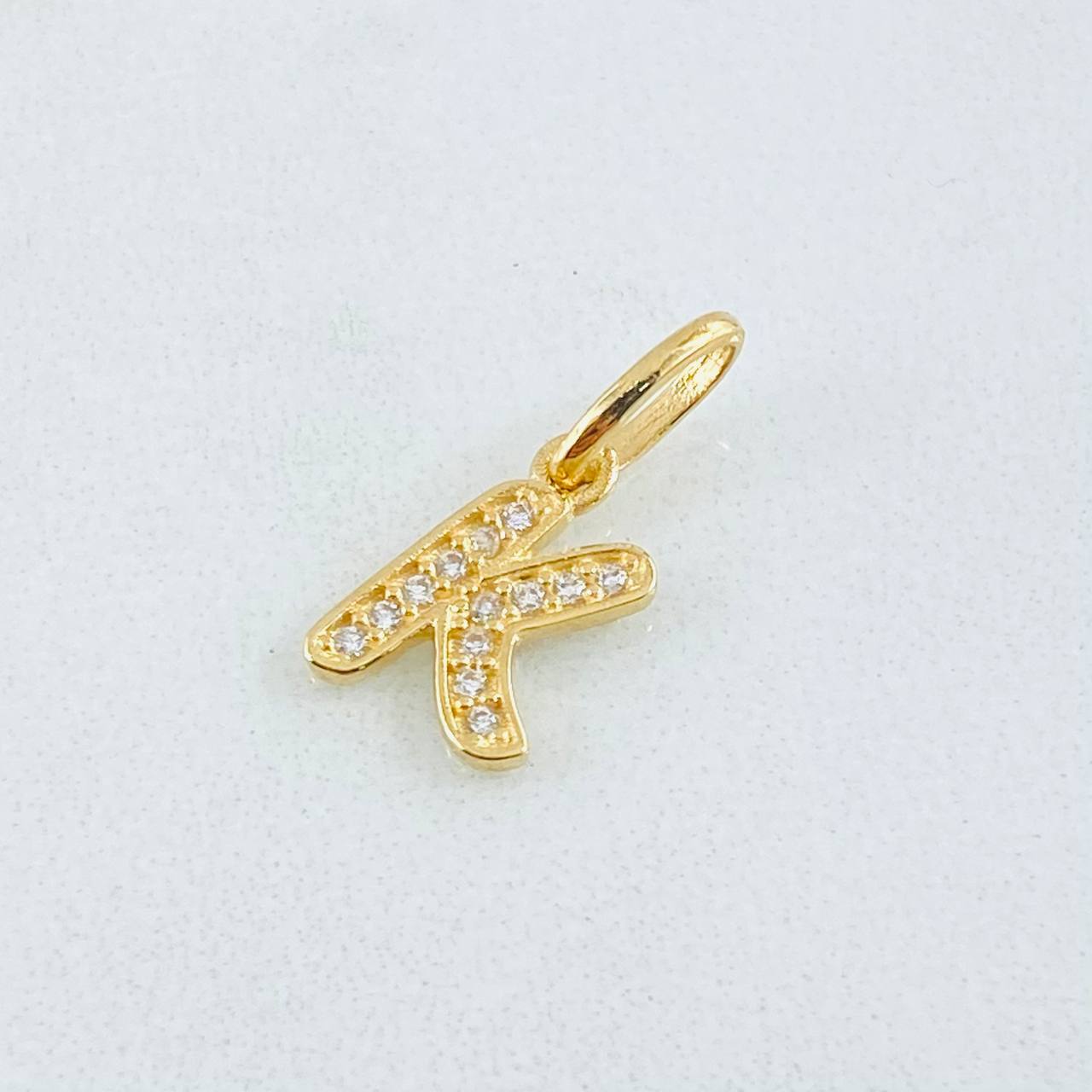 Dije Letra K 0.7gr / 3/4 in / Oro Amarillo 18K ©