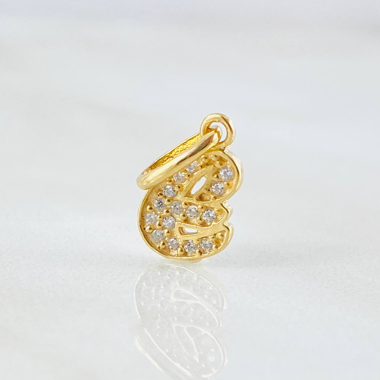 Dije Letra E 0.8gr / 1/2 in / Oro Amarillo 18K