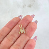 Dije Letra M 0.7gr / 3/4 in / Oro Amarillo 18K *