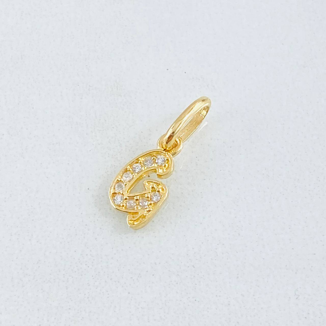 Dije Letra G 0.5gr / 1/2 in / Oro Amarillo 18K