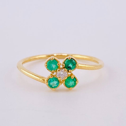 Anillo Trebol 4 Hojas Esmeraldas 15pts Diamantes 2pts 1.95gr / T7 / Oro Amarillo 18K ©