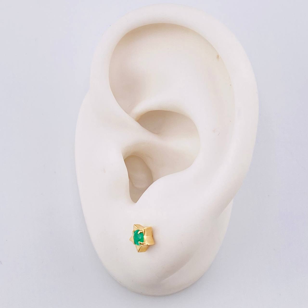 Star Stud Earrings Emeralds 18pts 1.55gr / 5.5mm Yellow Gold 18K *
