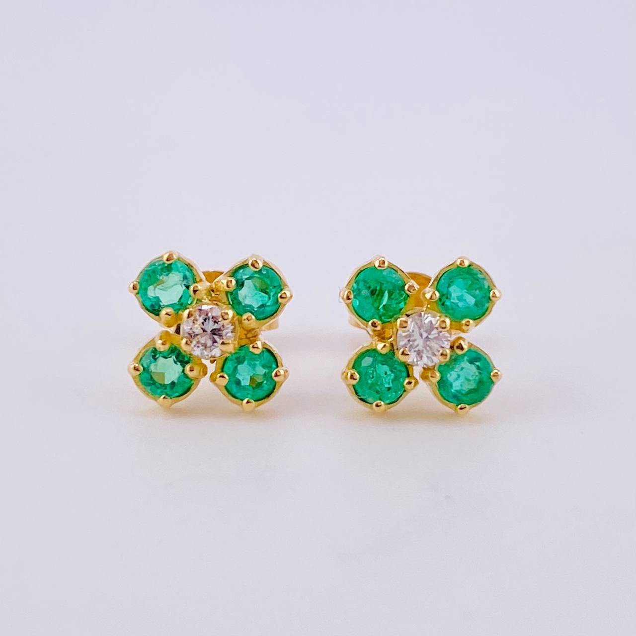 Four-Leaf Clover Stud Earrings Emeralds 40pts Diamond 10pts 1.95gr / 7.6mm Yellow Gold 18K *