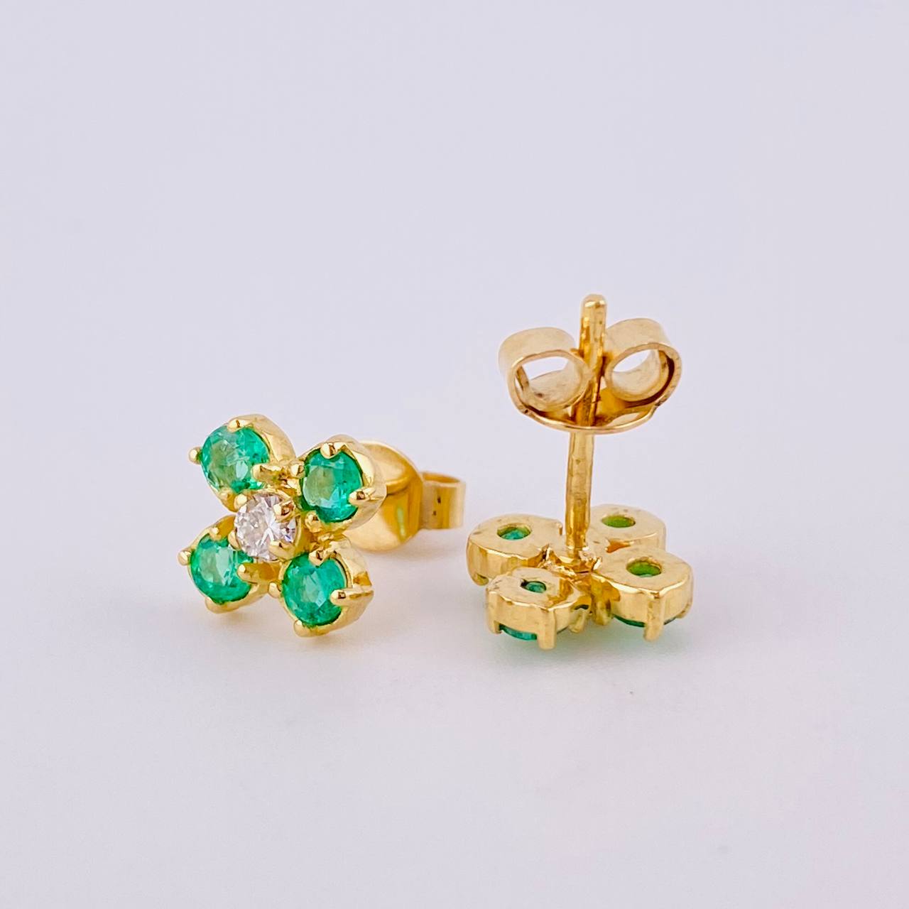 Four-Leaf Clover Stud Earrings Emeralds 40pts Diamond 10pts 1.95gr / 7.6mm Yellow Gold 18K *