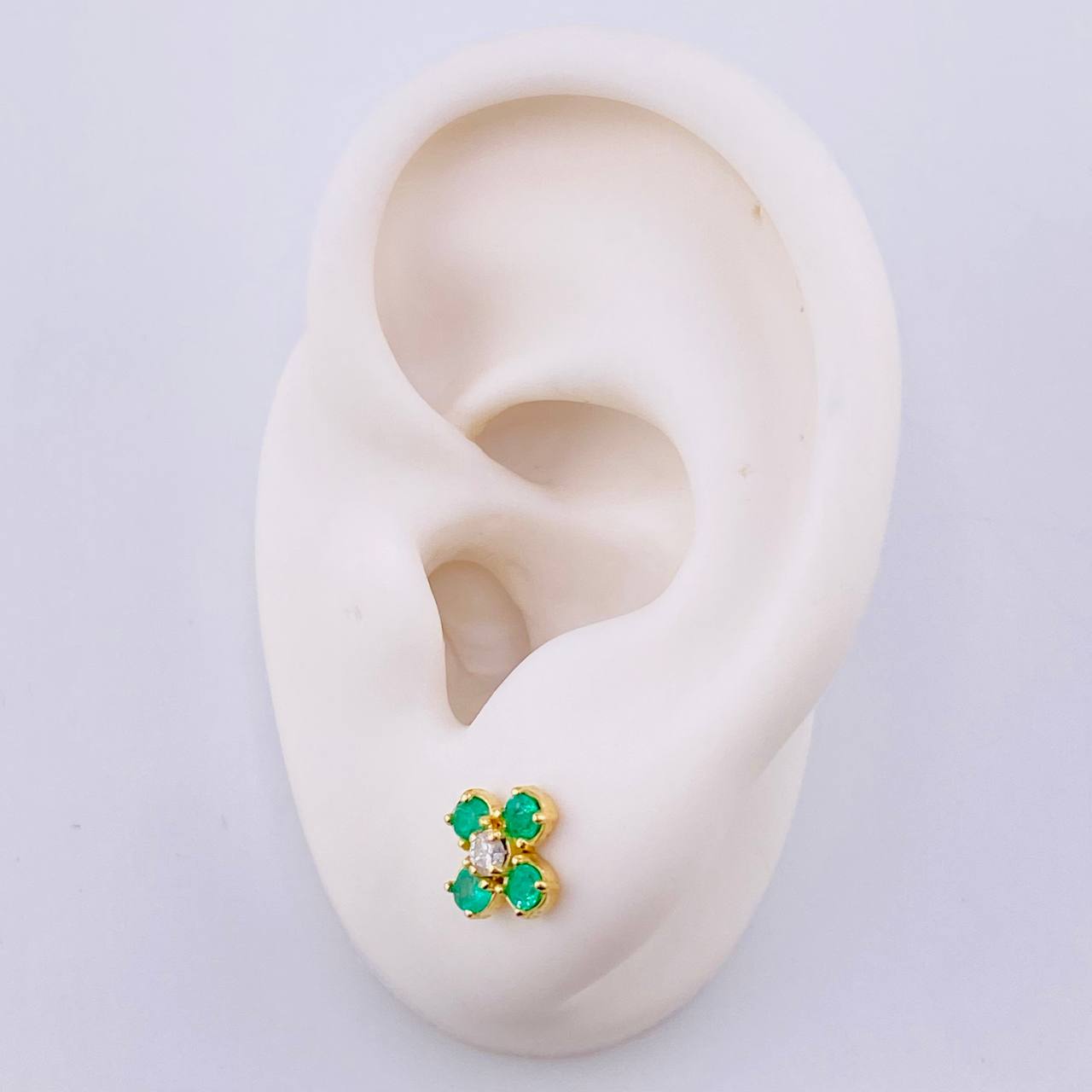 Four-Leaf Clover Stud Earrings Emeralds 40pts Diamond 10pts 1.95gr / 7.6mm Yellow Gold 18K *