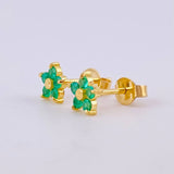 Stud Earrings Flower 5 Petals Emeralds 15Pts 1.15 g / in / 5.45 mm Yellow Gold 18K