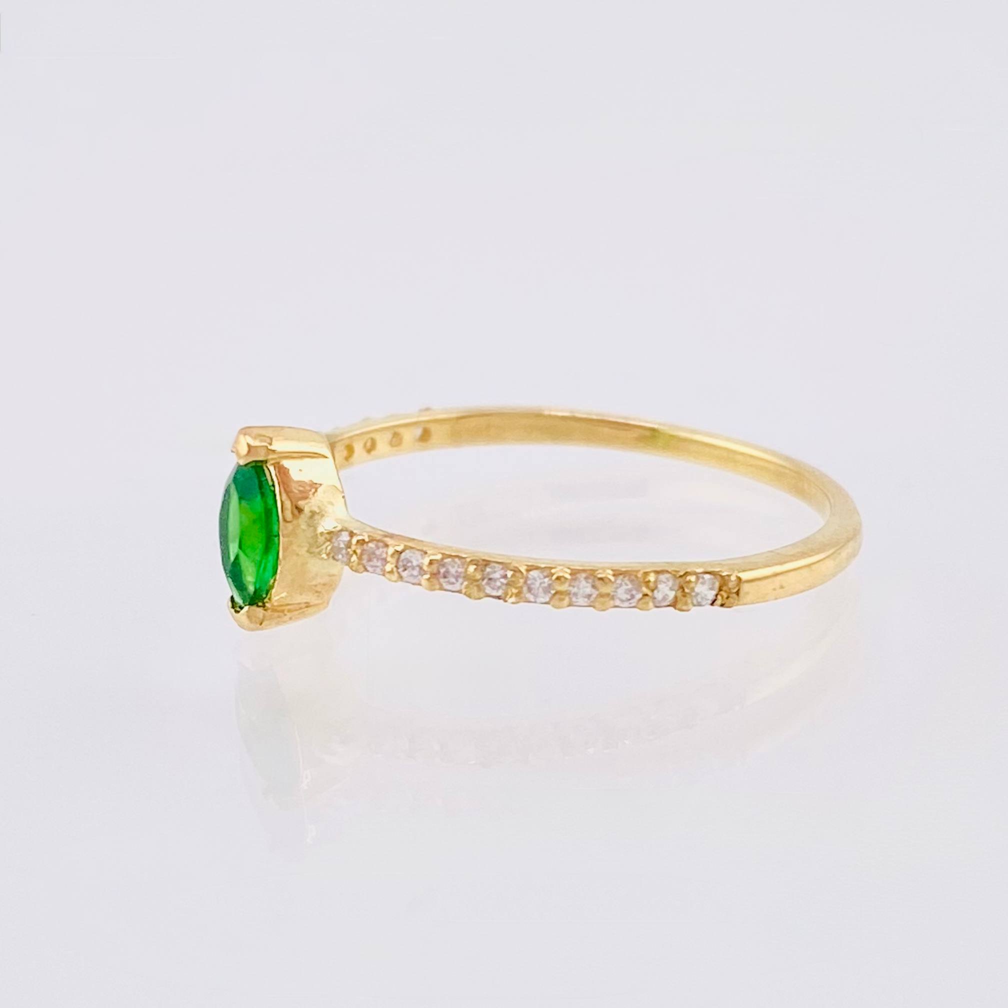 Anillo Solitario Gota 1.25gr / T6 1/2 / Oro Amarillo 18K *