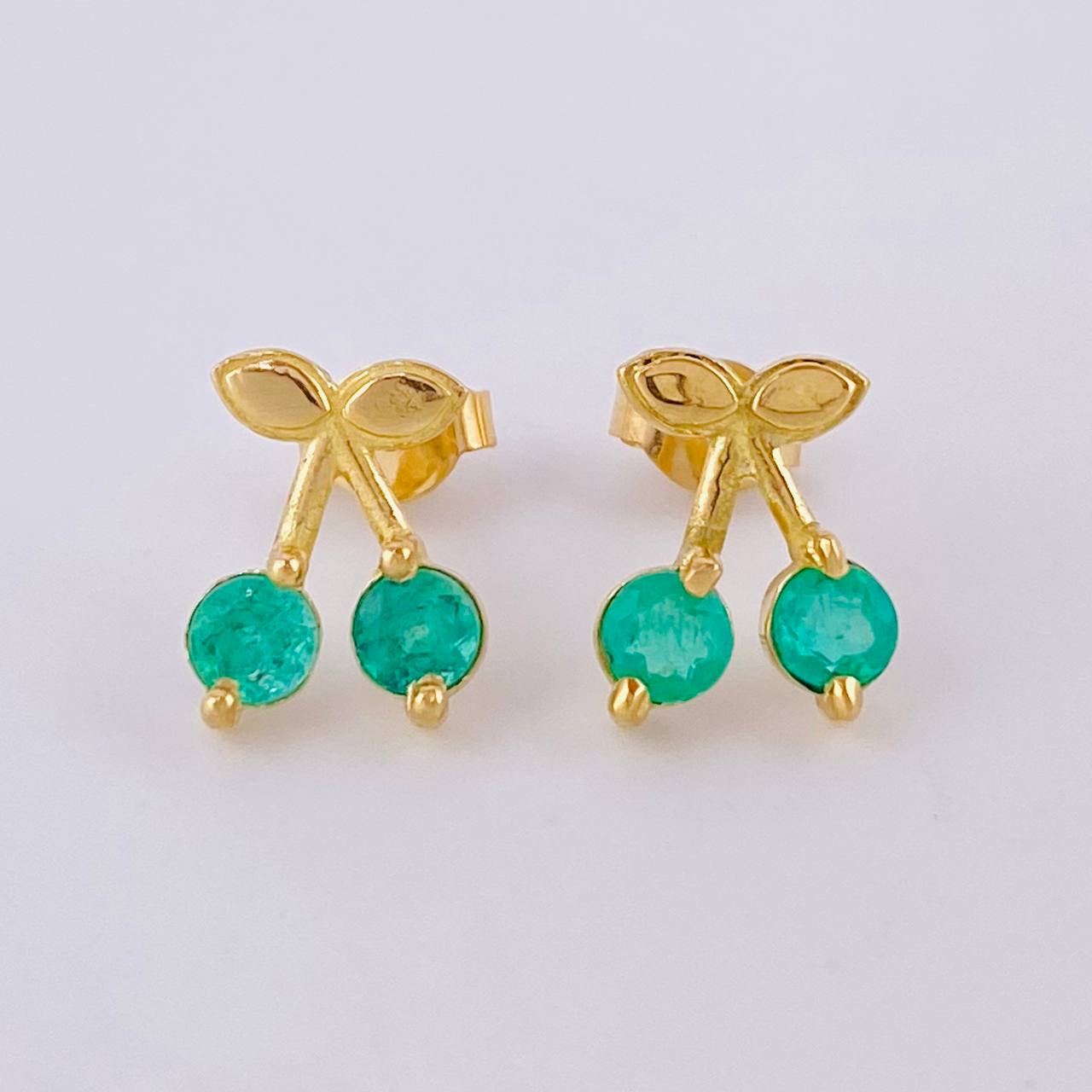 Cherry Stud Earrings Emeralds 40pts 2.15gr / 11mm Yellow Gold 18K *