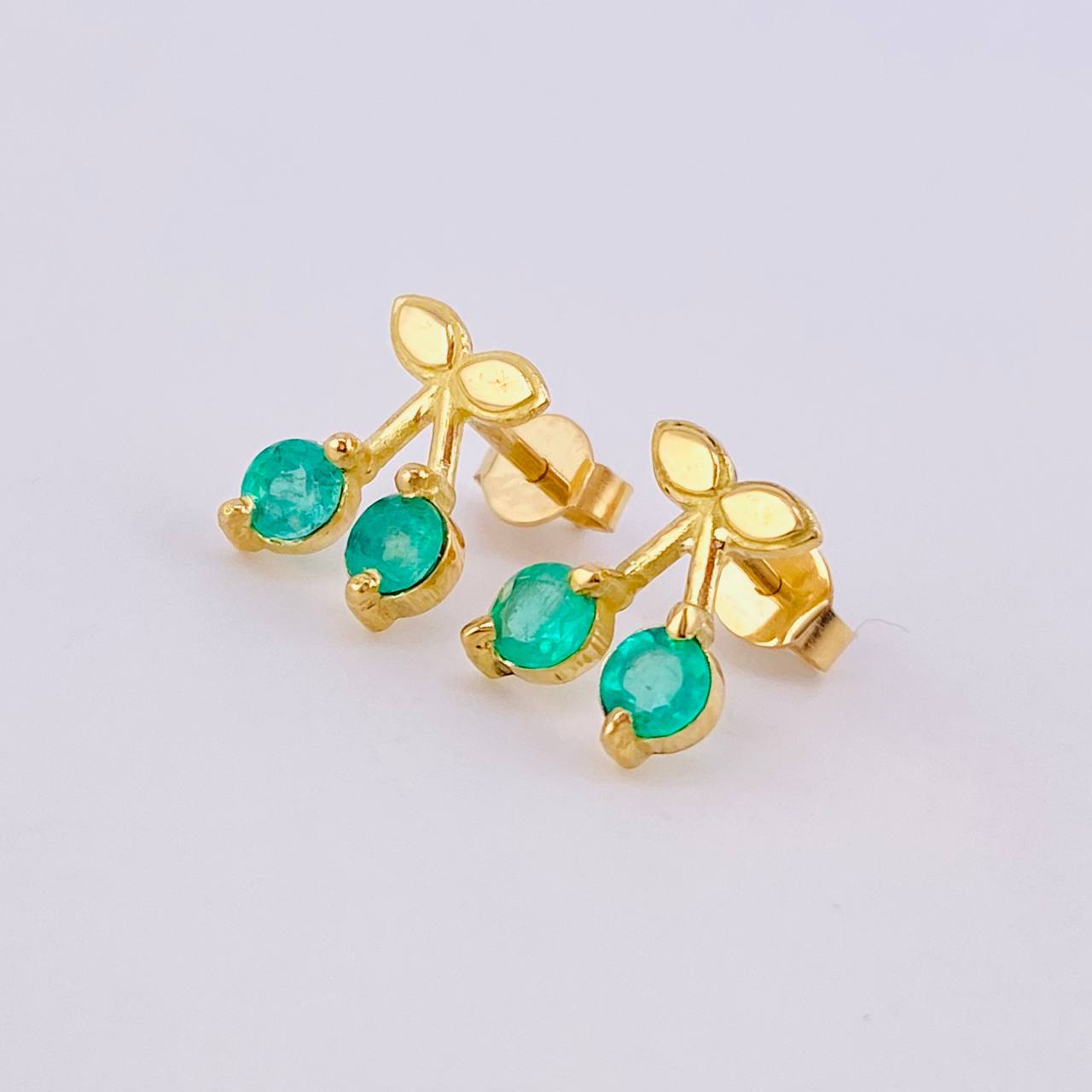 Cherry Stud Earrings Emeralds 40pts 2.15gr / 11mm Yellow Gold 18K *