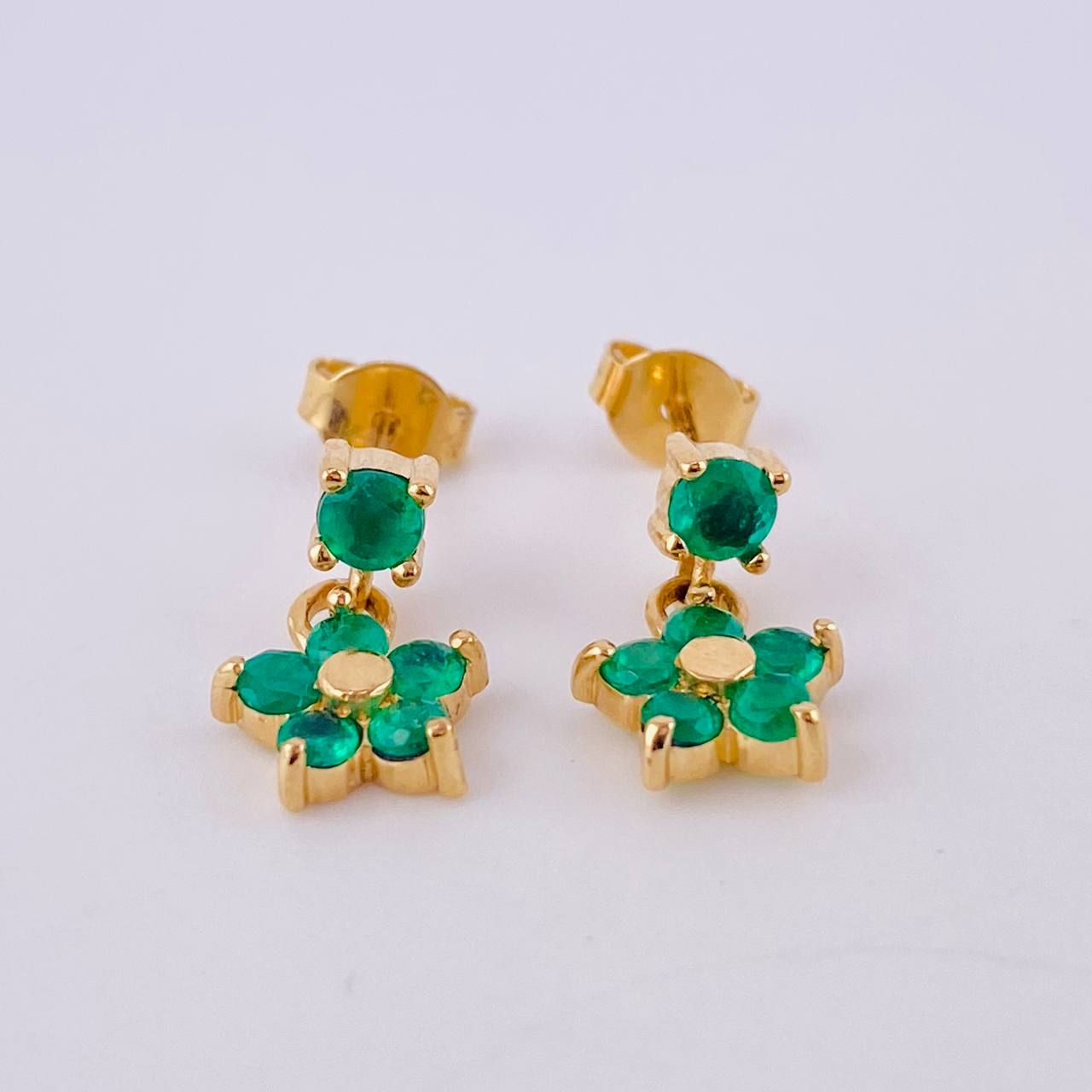 Hanging Flower Stud Earrings Emeralds 60pts 2.55gr / 1/2 in / Yellow Gold 18K *