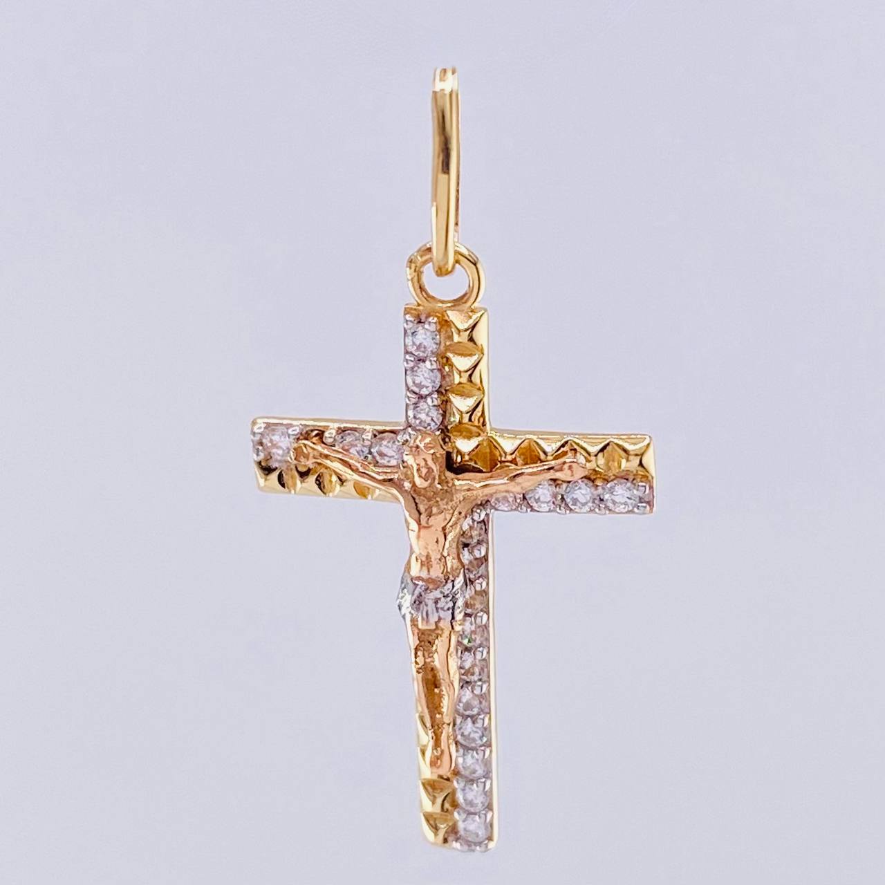 Dije Cruz Diamantado Lateral 1.9gr / 1 1/4 in / Oro Amarillo 18K