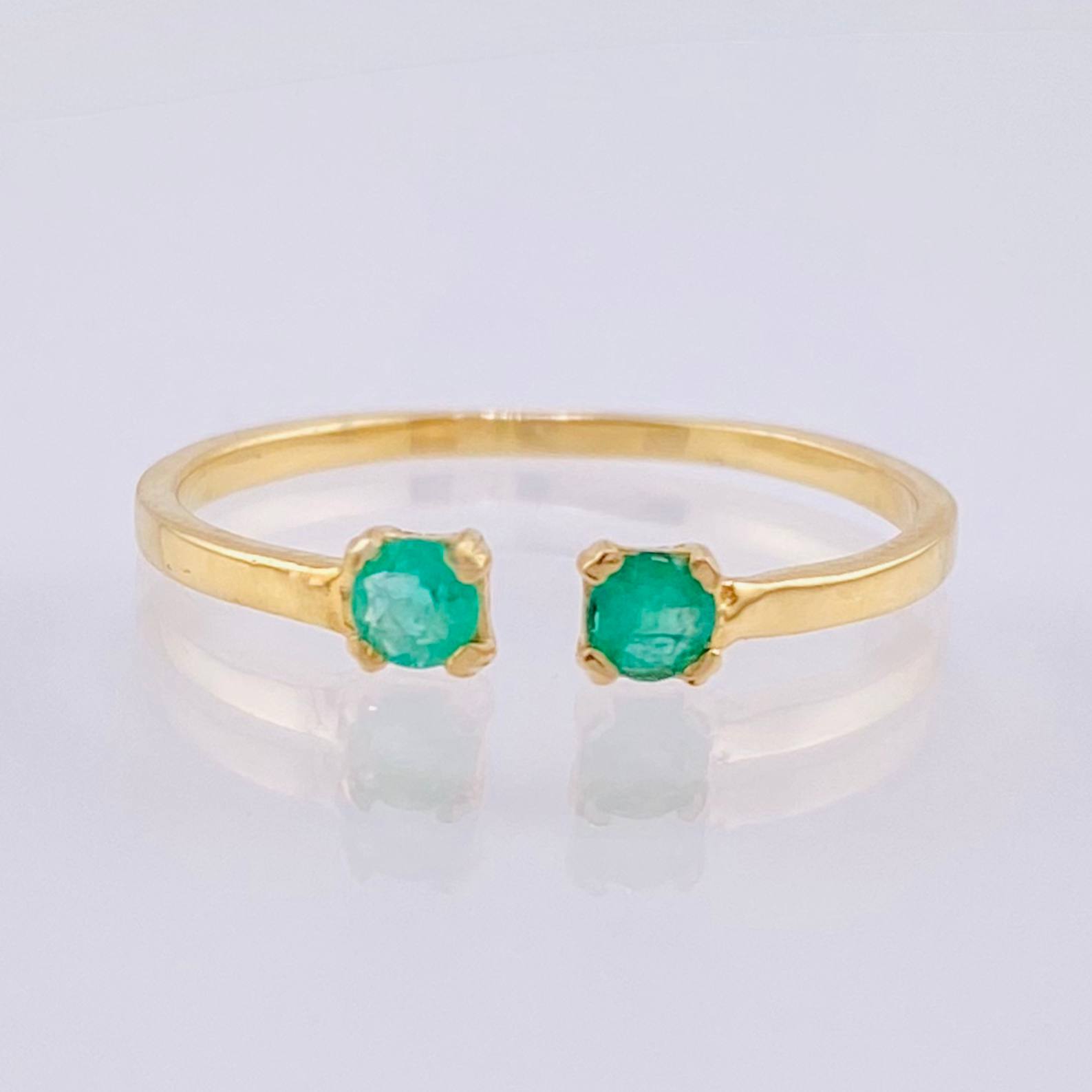 Emerald Ring 18pts 1.1gr / T5 3/4 / 18K Yellow Gold ©