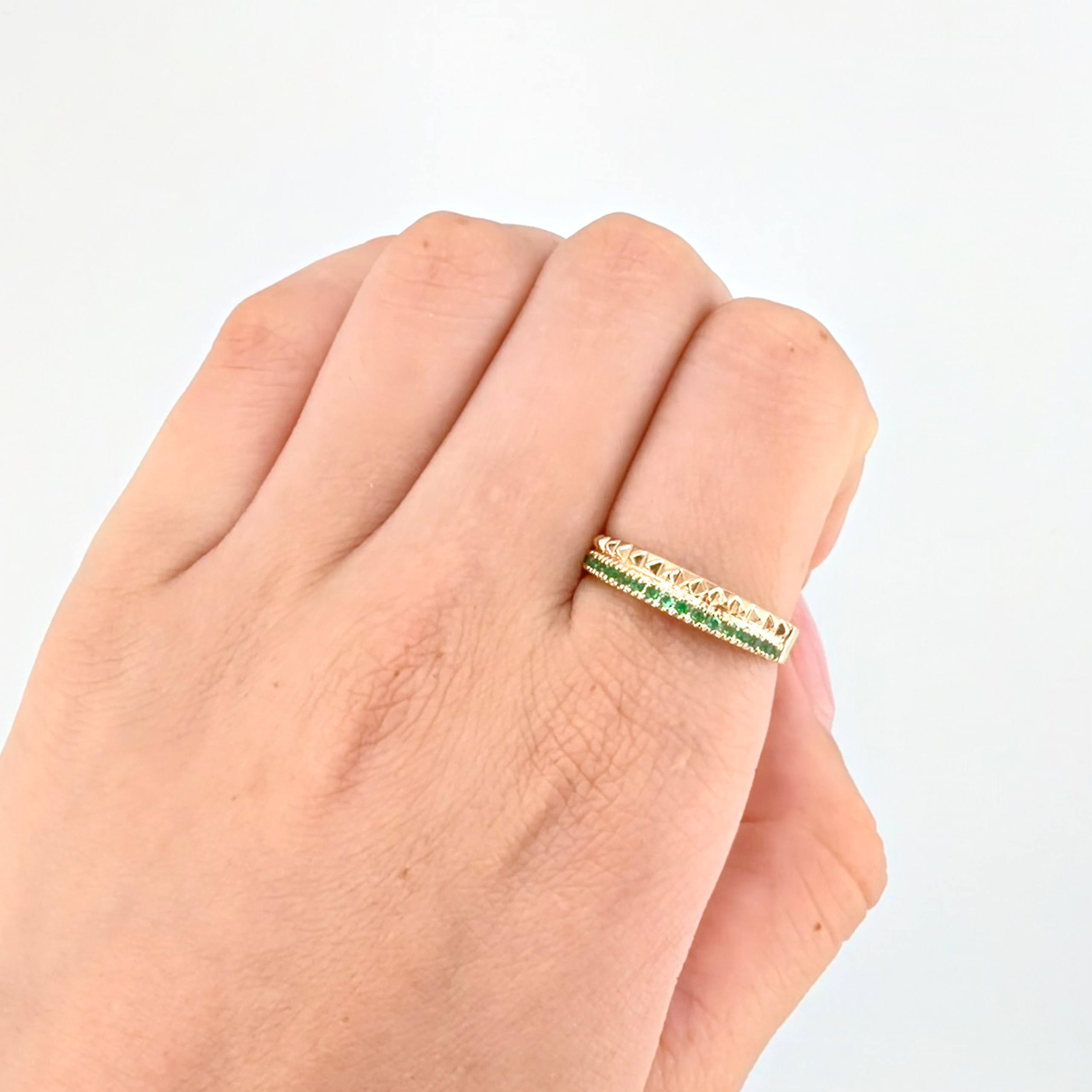 Anillo Esmeraldas 13pts  2.15gr / T8 1/2 / Oro Amarillo 18K ©