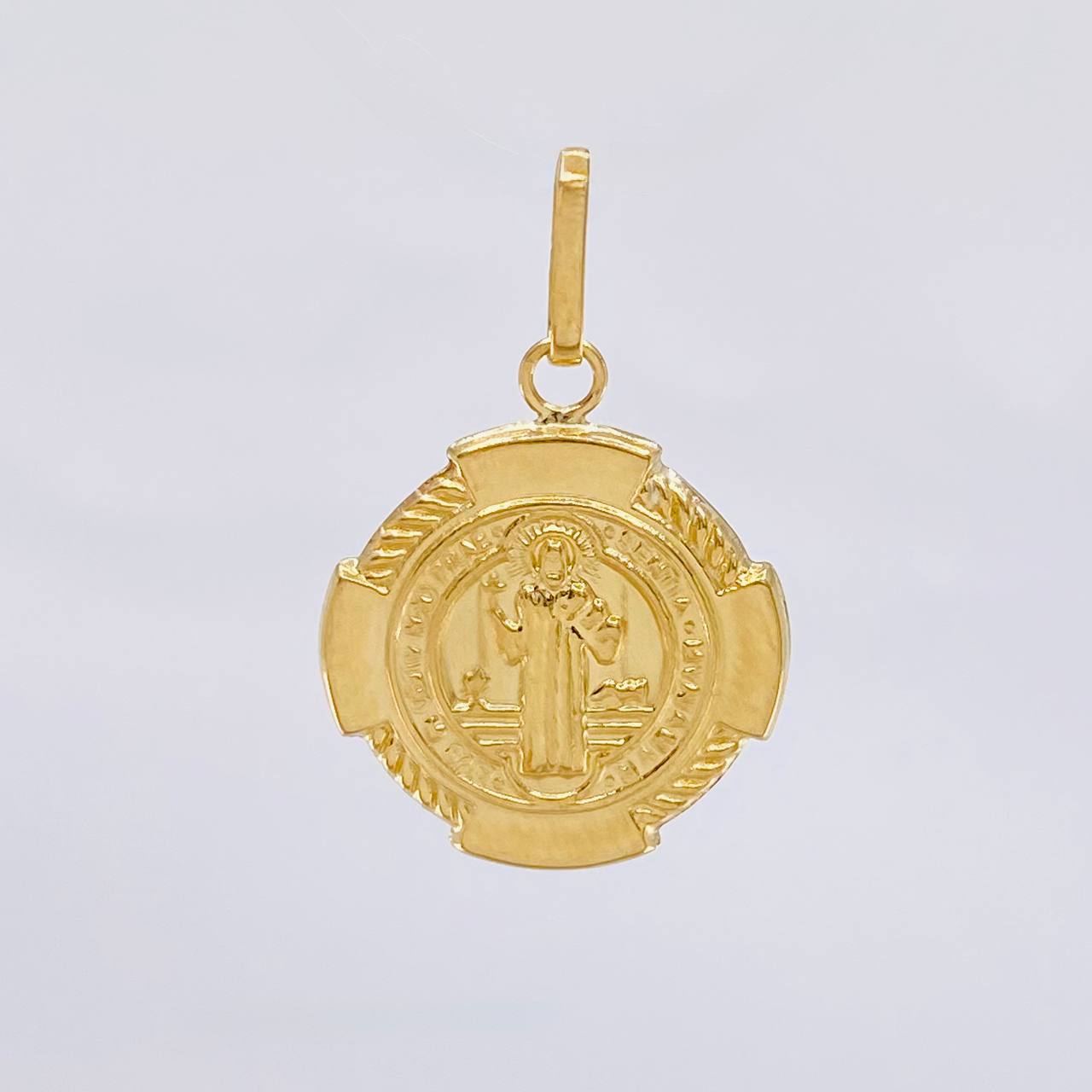 Dije San Benito 2 g / 1 1/4 in Oro Amarillo 18K