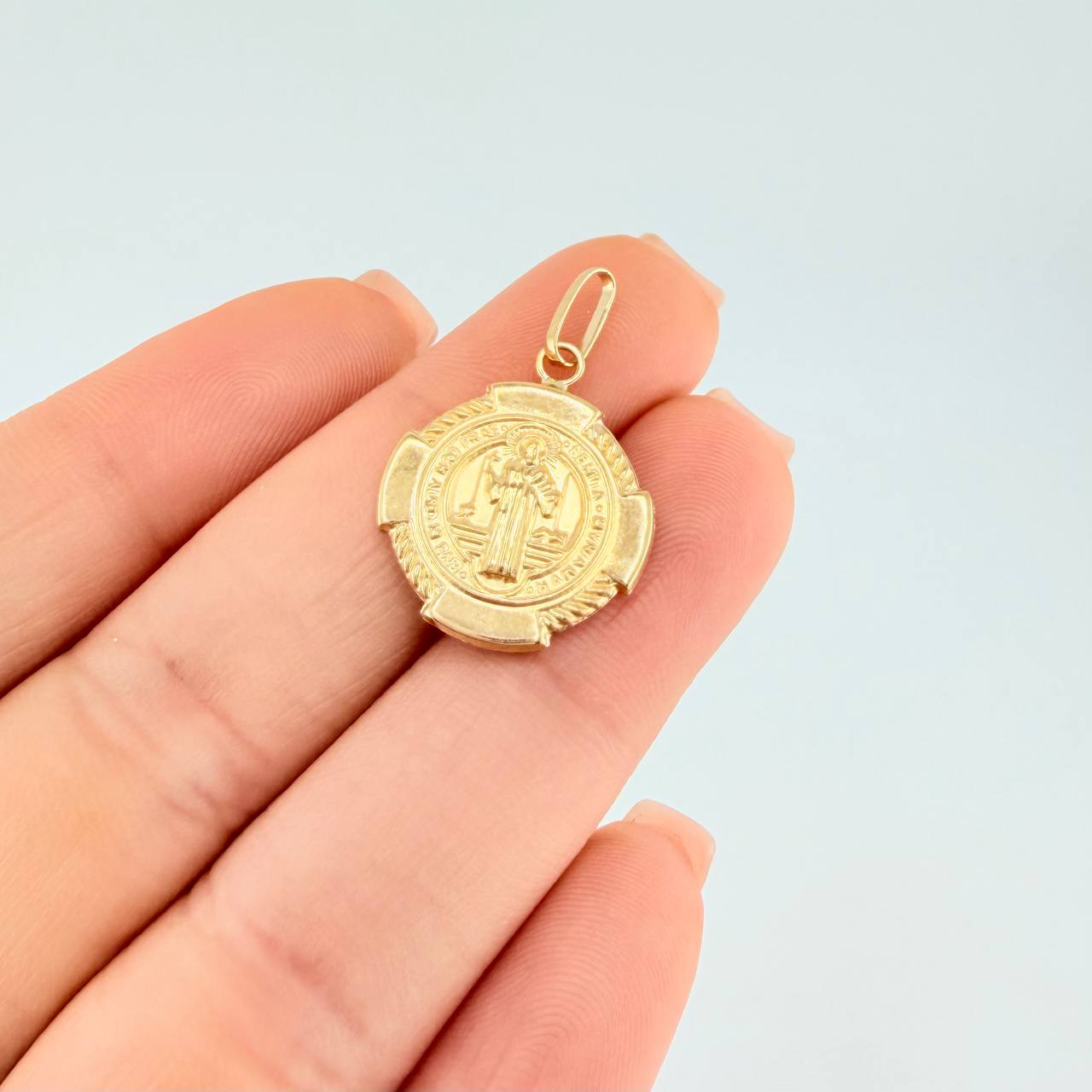 Dije San Benito 1.9 g / 1 1/4 in Oro Amarillo 18K