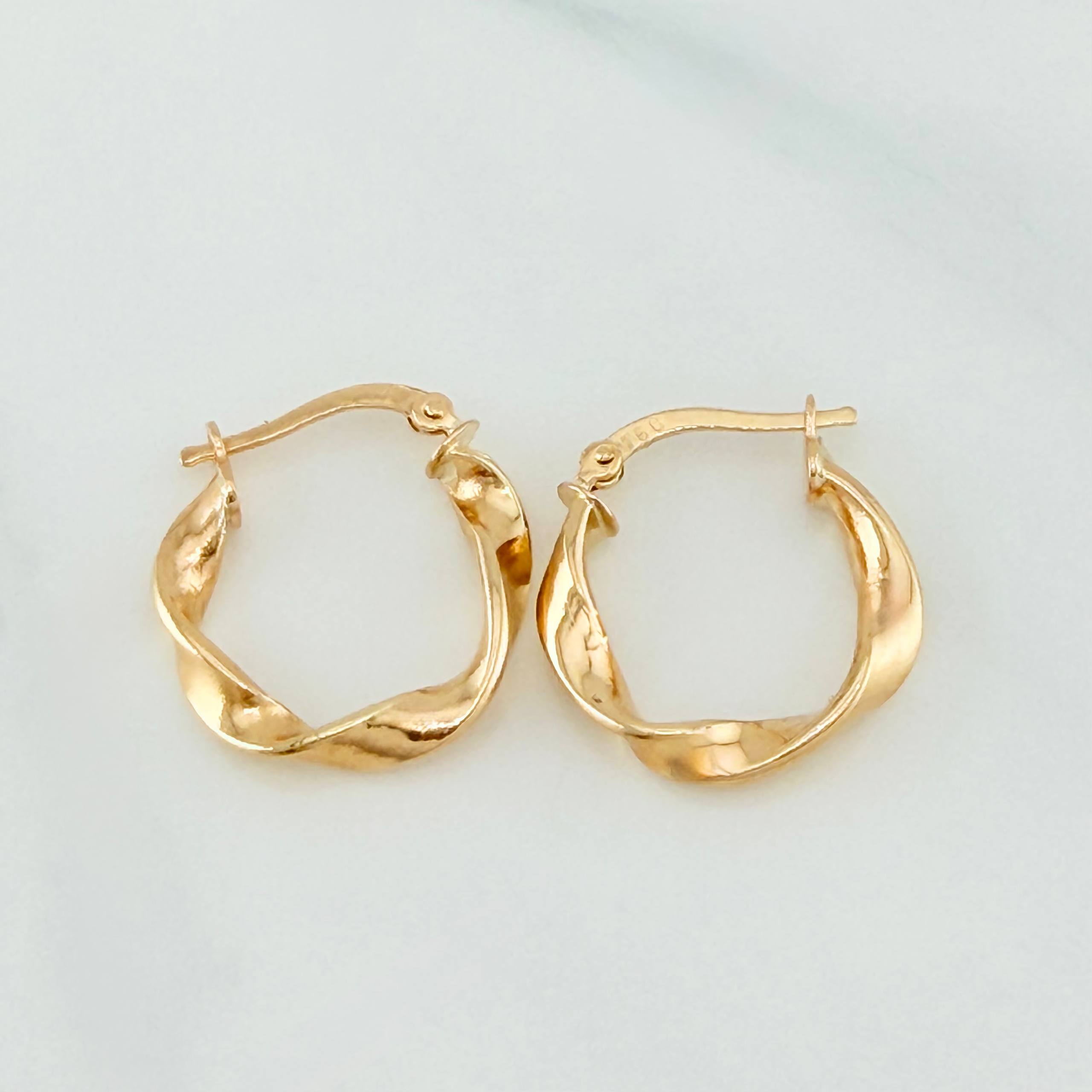 Candongas Remi 1.9 g / 3/4 in Oro Amarillo 18K