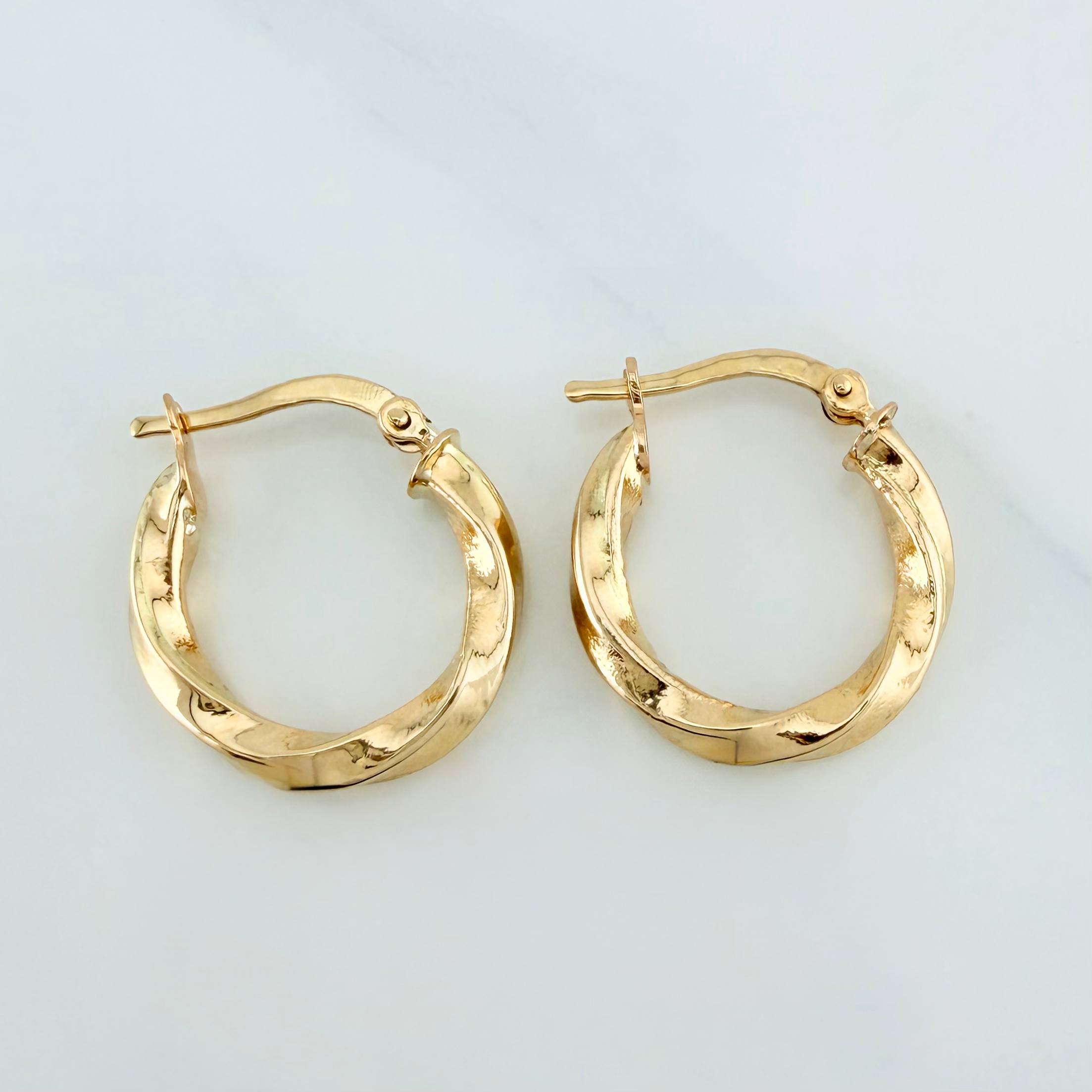 Candongas Kari 2.15 g / 3/4 in Oro Amarillo 18K