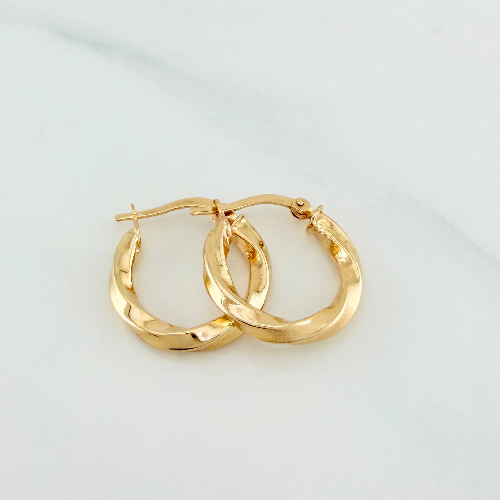 Candongas Kari 1.95 g / 3/4 in Oro Amarillo 18K