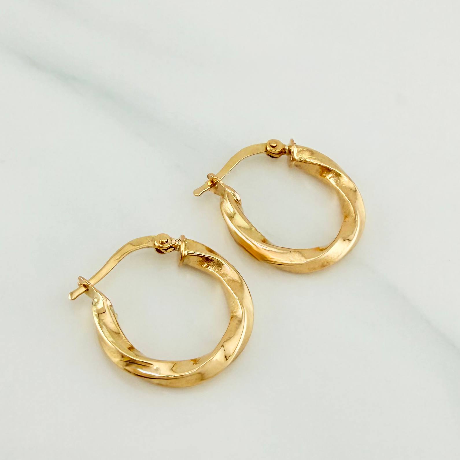 Candongas Kari 1.95 g / 3/4 in Oro Amarillo 18K