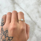 Anillo Solitario Carril Tupido 2.25gr / T5 1/2 / Cricones Blancos Oro Amarillo 18K