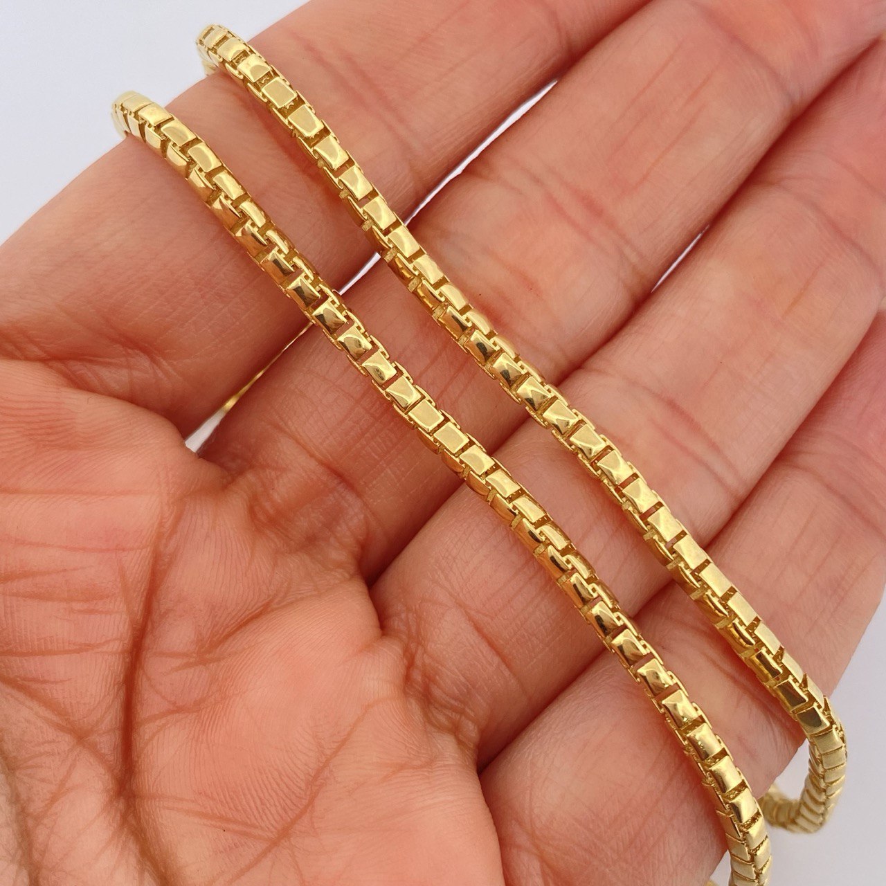 Venetian Type Infinity Chain 16.3gr / 24.4in / +3 18K Gold $