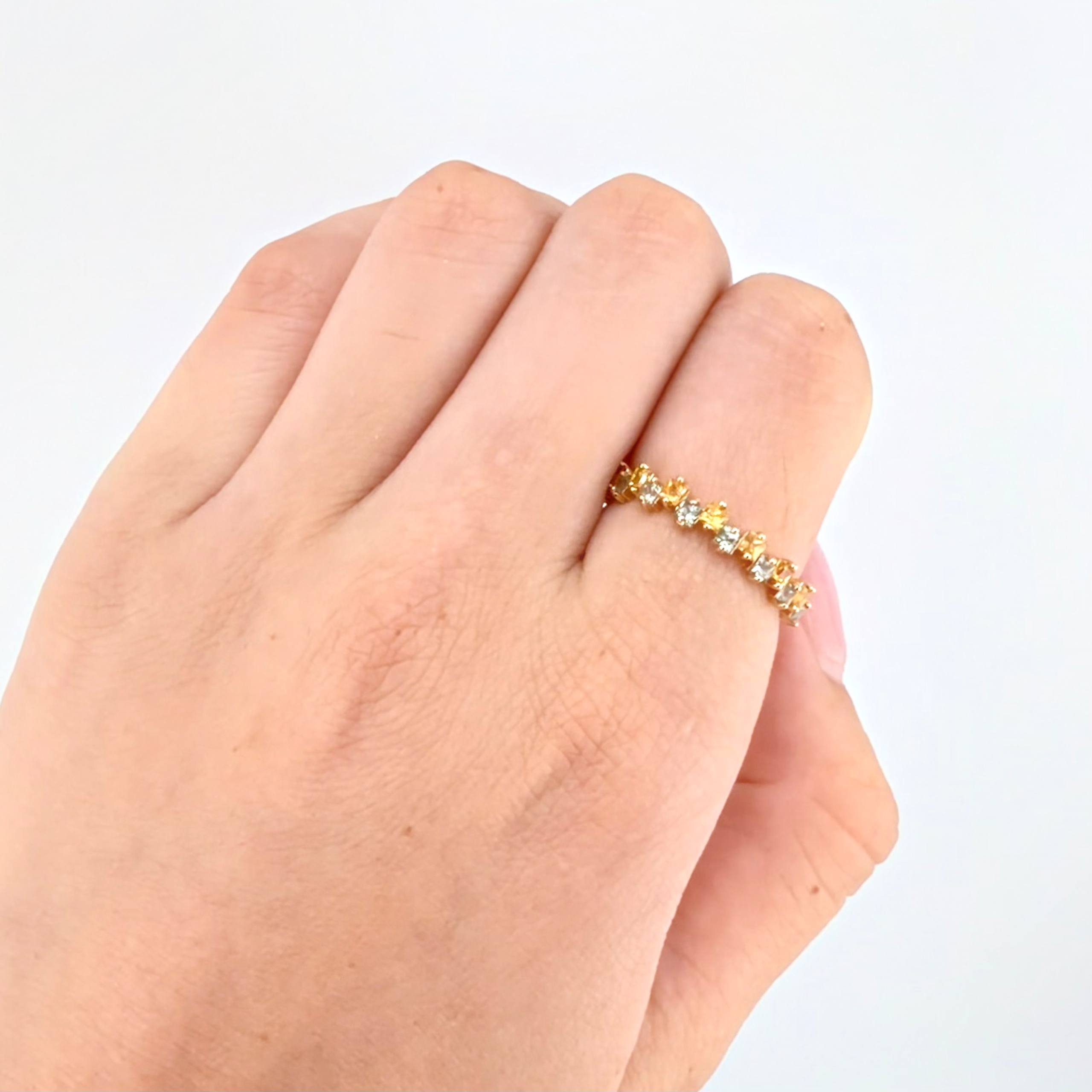 Anillo Zafiros Verdes Amarillos 90pts 1.75gr / T7 1/2 / Oro Amarillo 18K ©