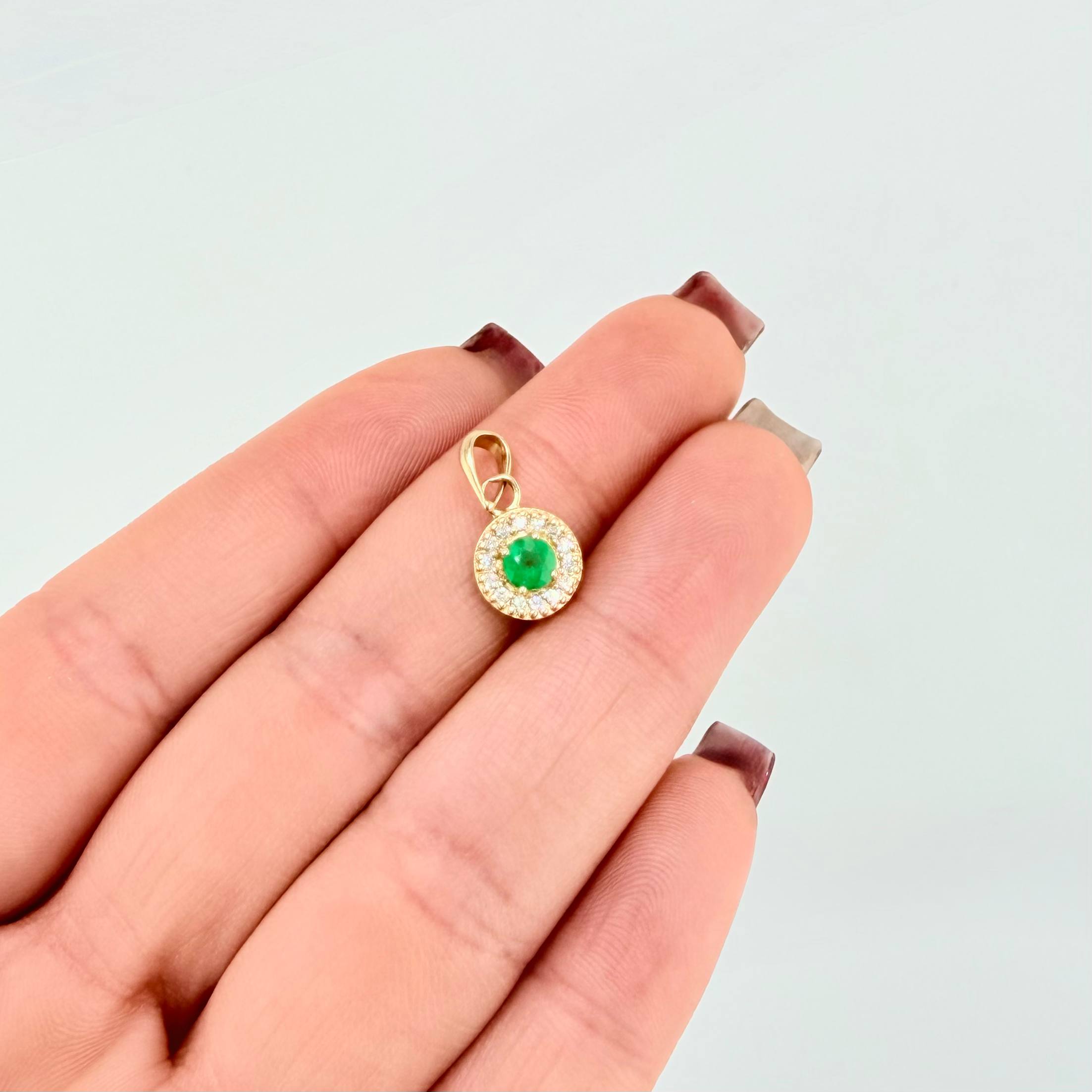 Circular Set Stud Earrings + Pendant Diamonds 37pts Emeralds 84pts 4.2gr / 1/2 in / 8mm 18K Yellow Gold ©