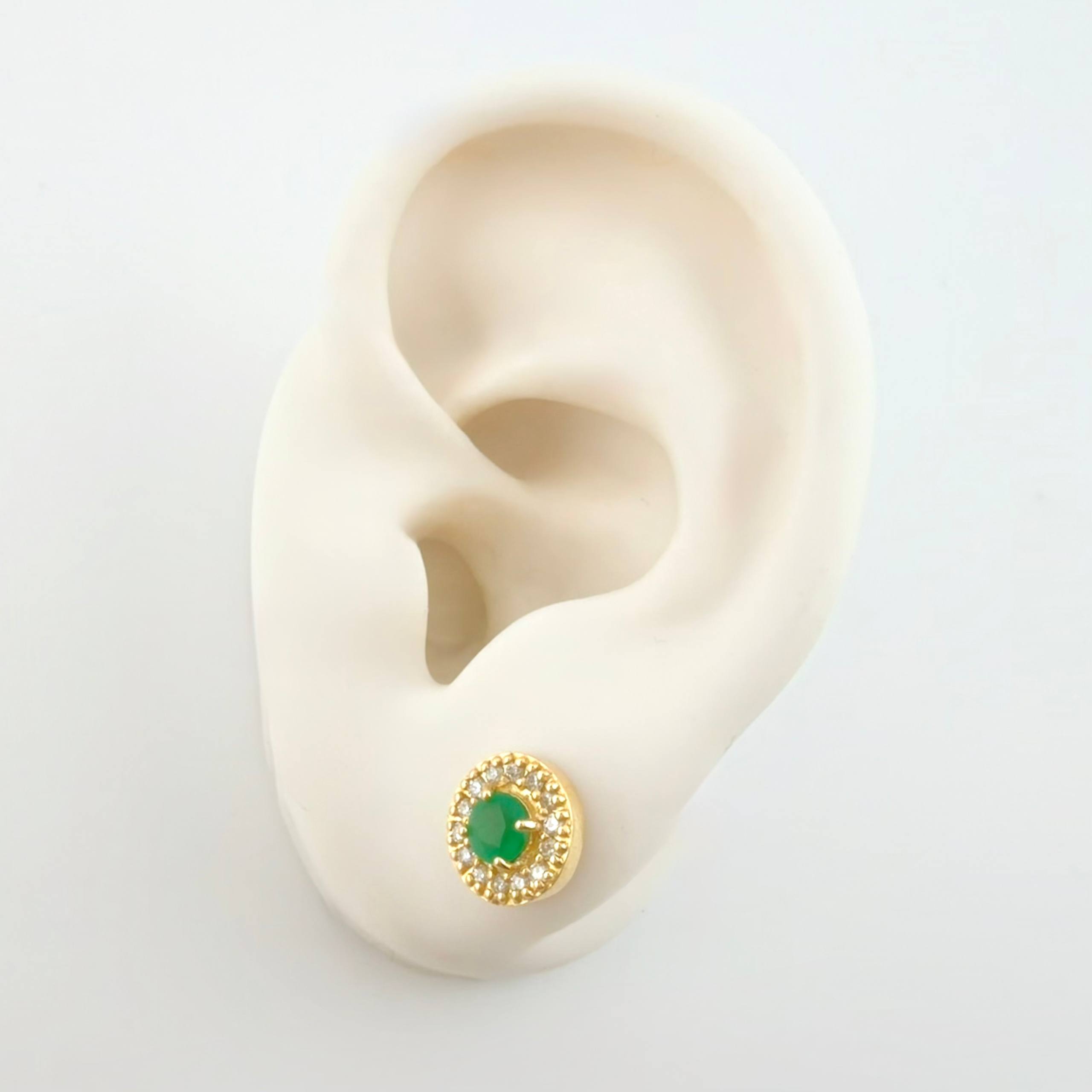 Circular Set Stud Earrings + Pendant Diamonds 37pts Emeralds 84pts 4.2gr / 1/2 in / 8mm 18K Yellow Gold ©