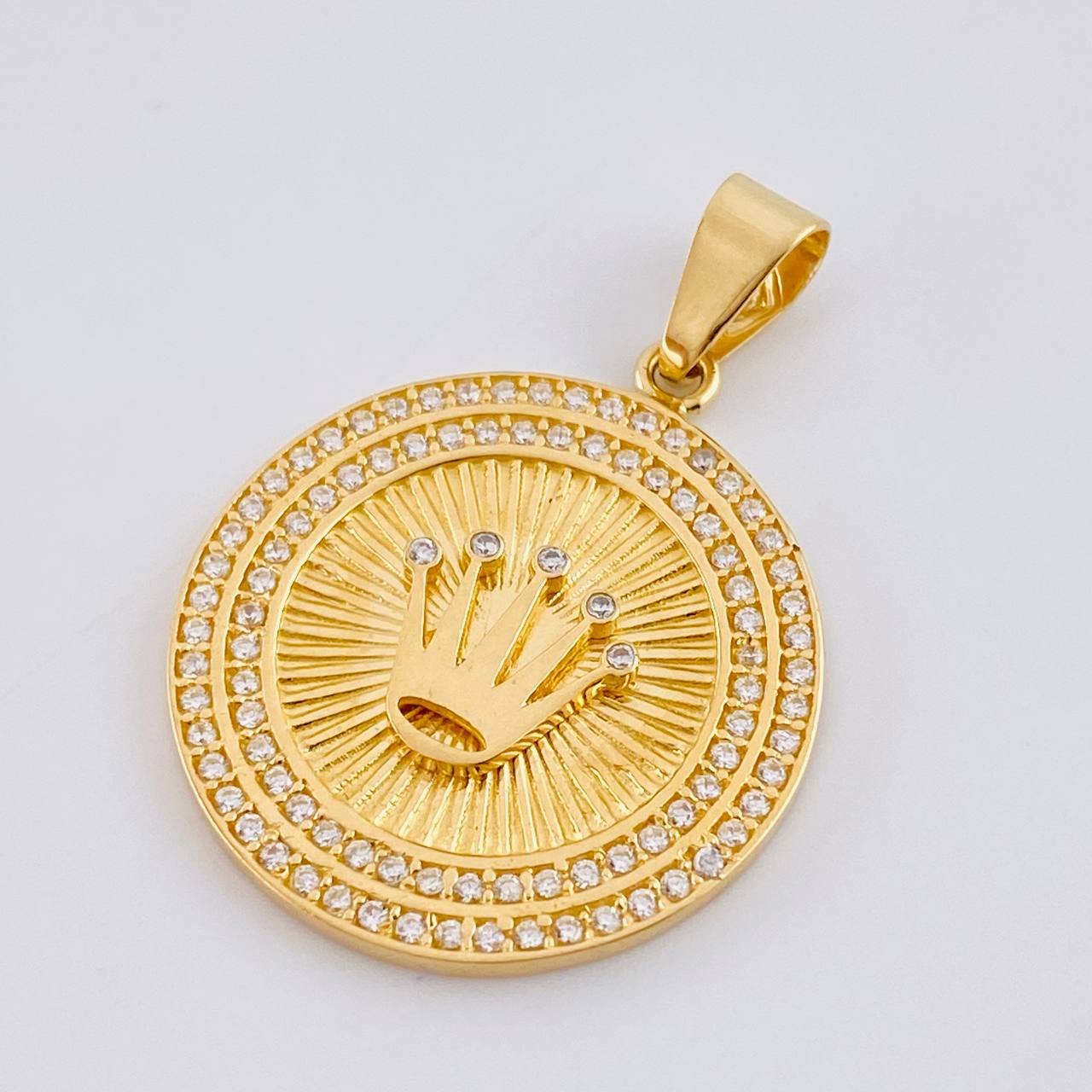 Dije Corona Circular 5.4gr / 1 1/2 in / Oro Amarillo 18K ©