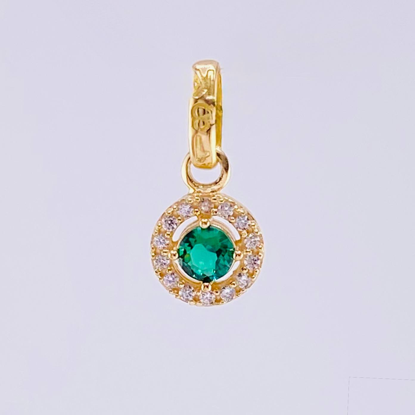 Dense Circular Pendant 0.85gr / 1/2 in / Yellow Gold 18K *