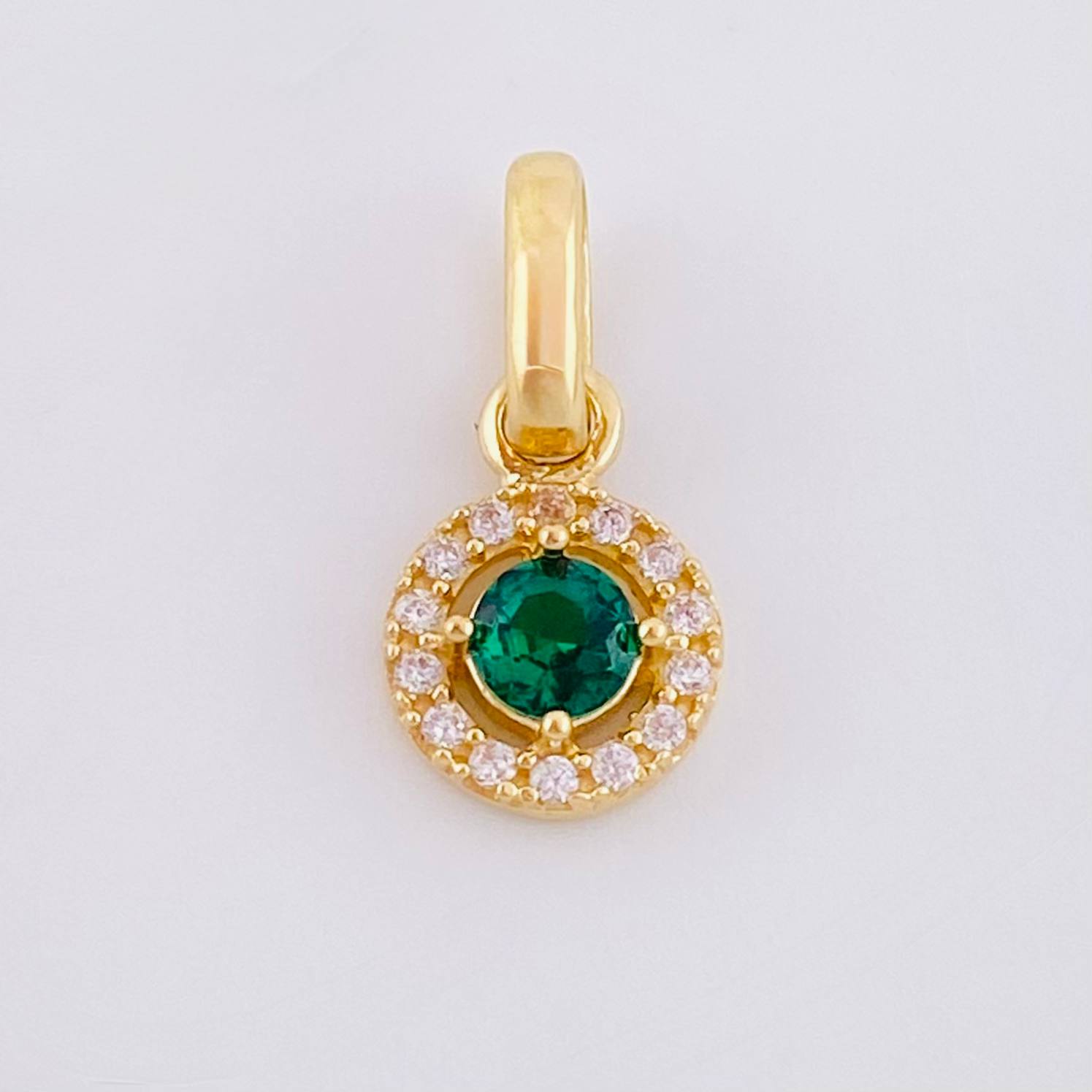 Dense Circular Pendant 0.85gr / 1/2 in / Yellow Gold 18K *