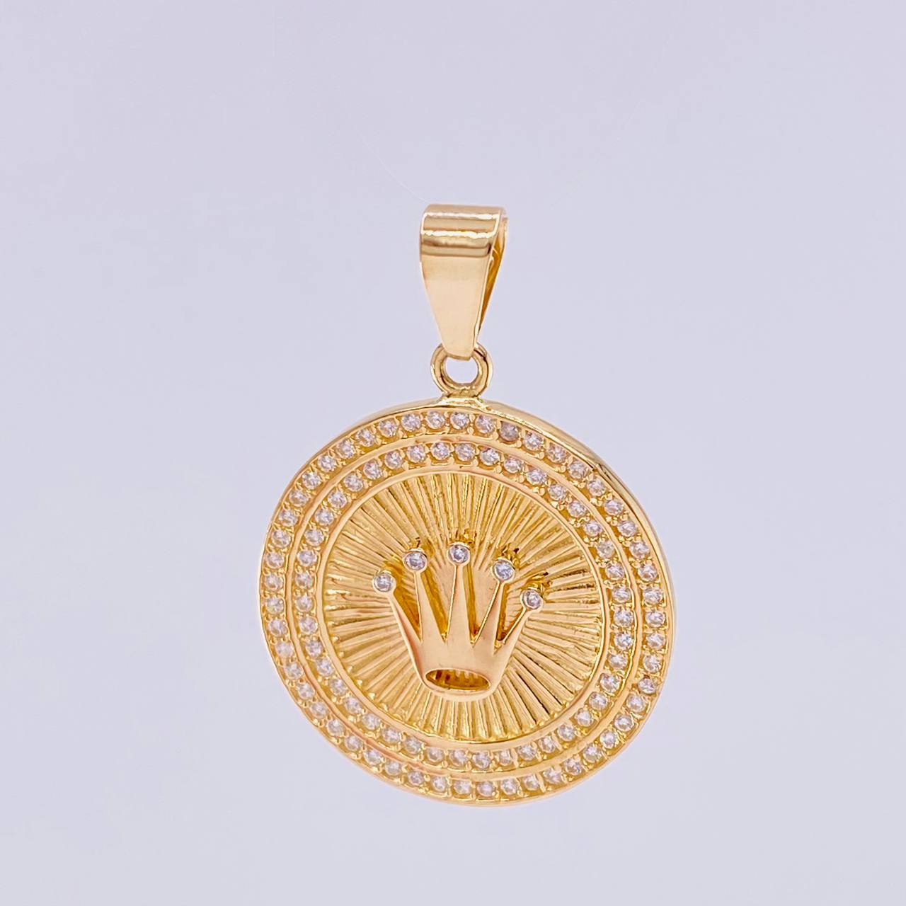 Dije Corona Circular 5.4gr / 1 1/2 in / Oro Amarillo 18K ©