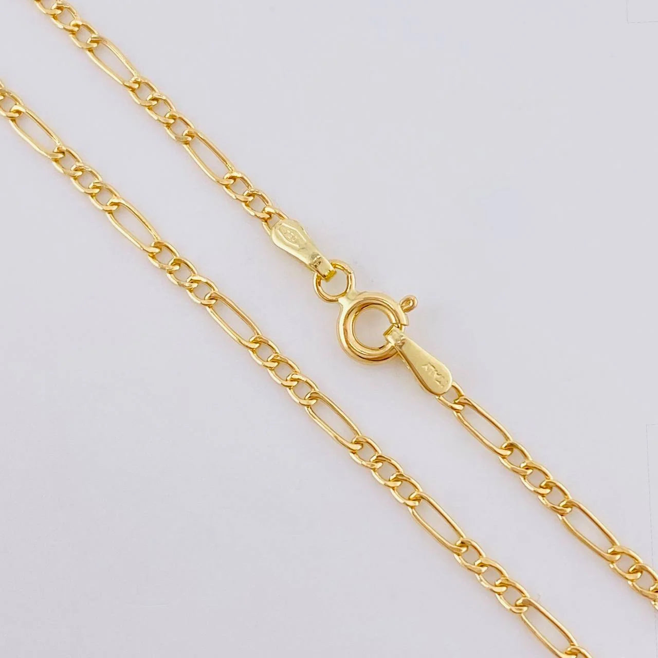Cadena Figaro 2.9g / 24 in / 2.3mm Oro Amarillo 18K