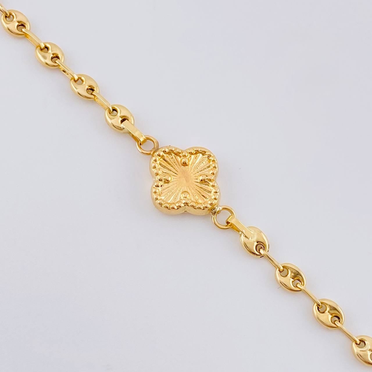 Pulso Gc Herraje Trebol 2.4 g / 7 1/2 in / 3.1 mm Oro Amarillo 18K