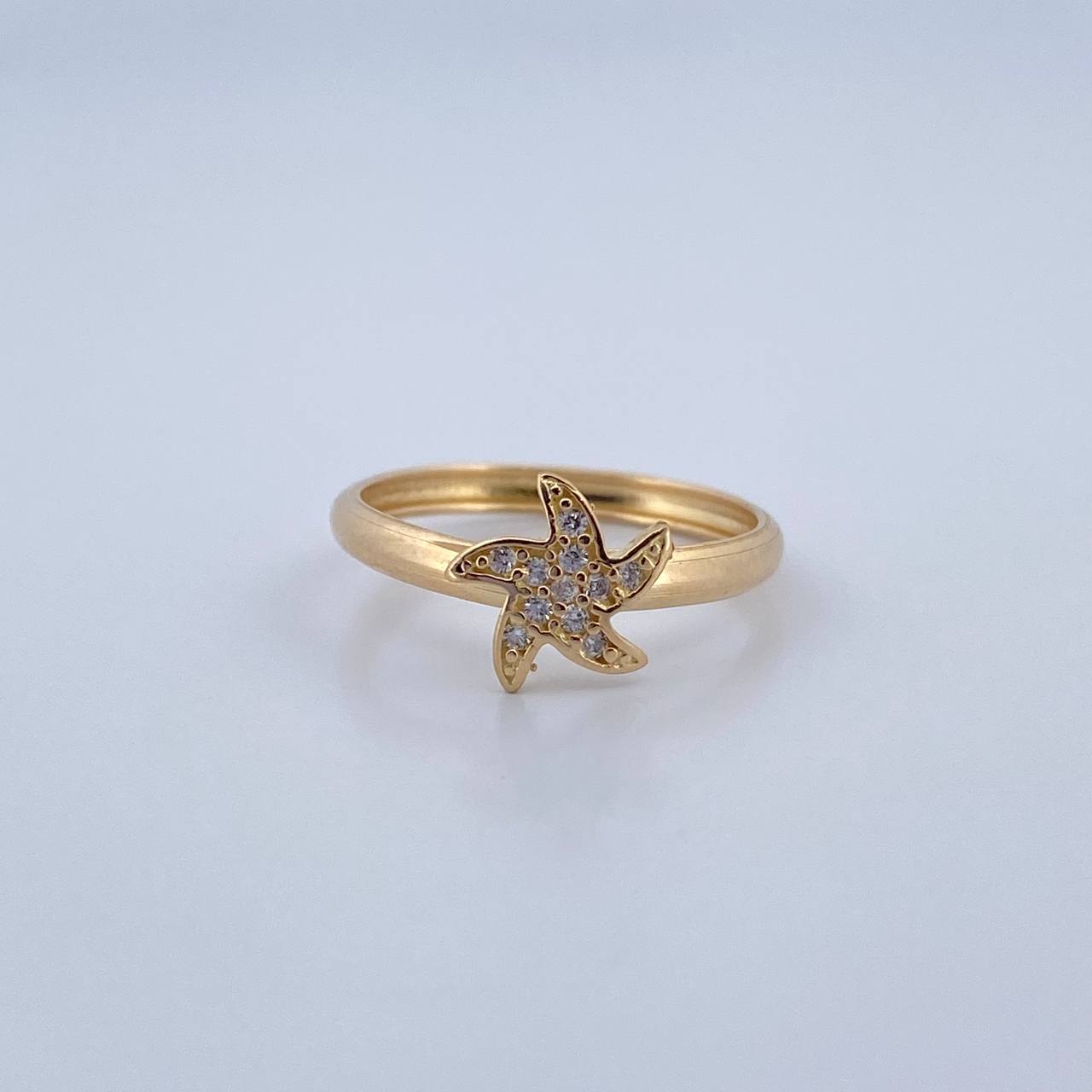 Star Ring 1.1gr / Size 6 / 18K Gold &