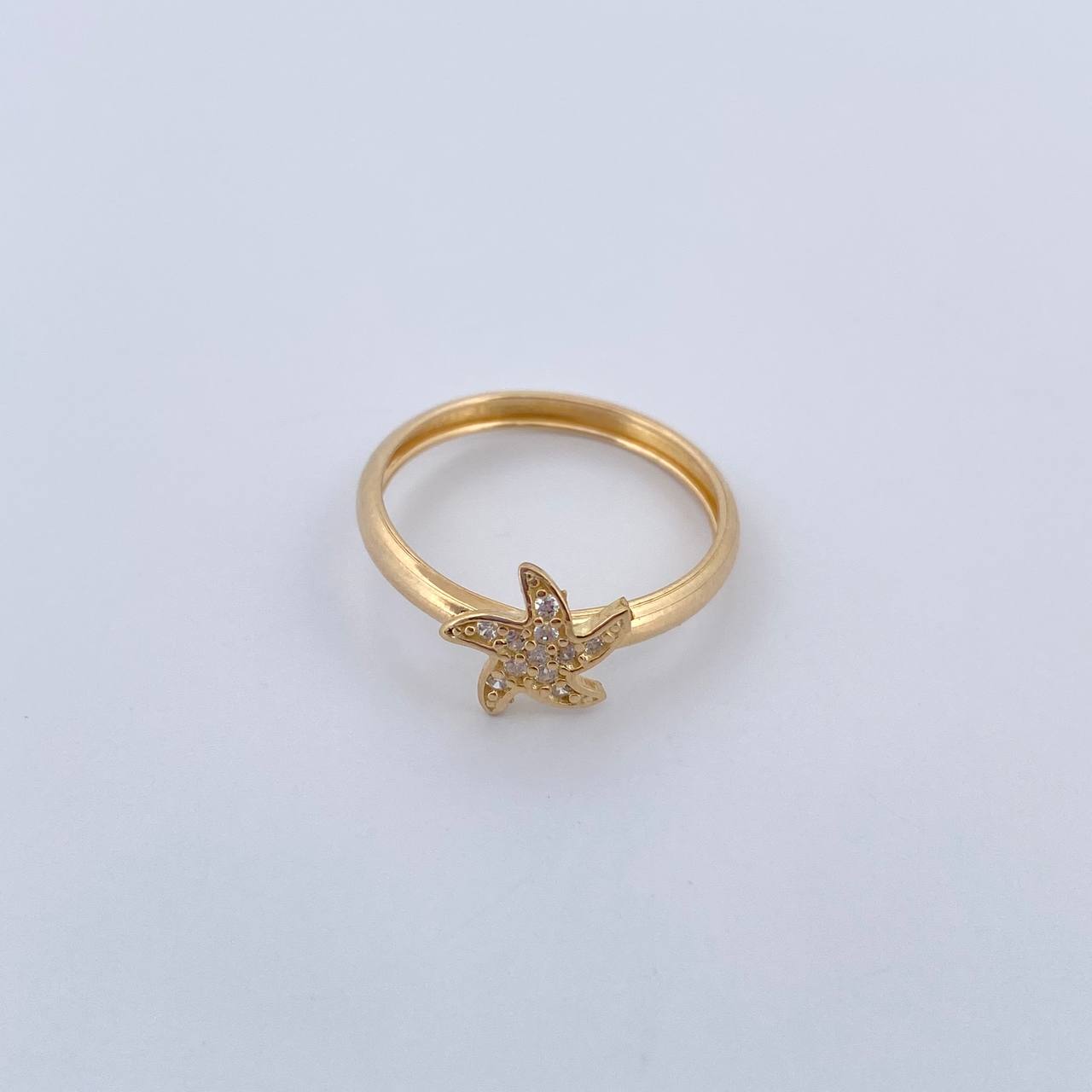 Star Ring 1.1gr / Size 6 / 18K Gold &