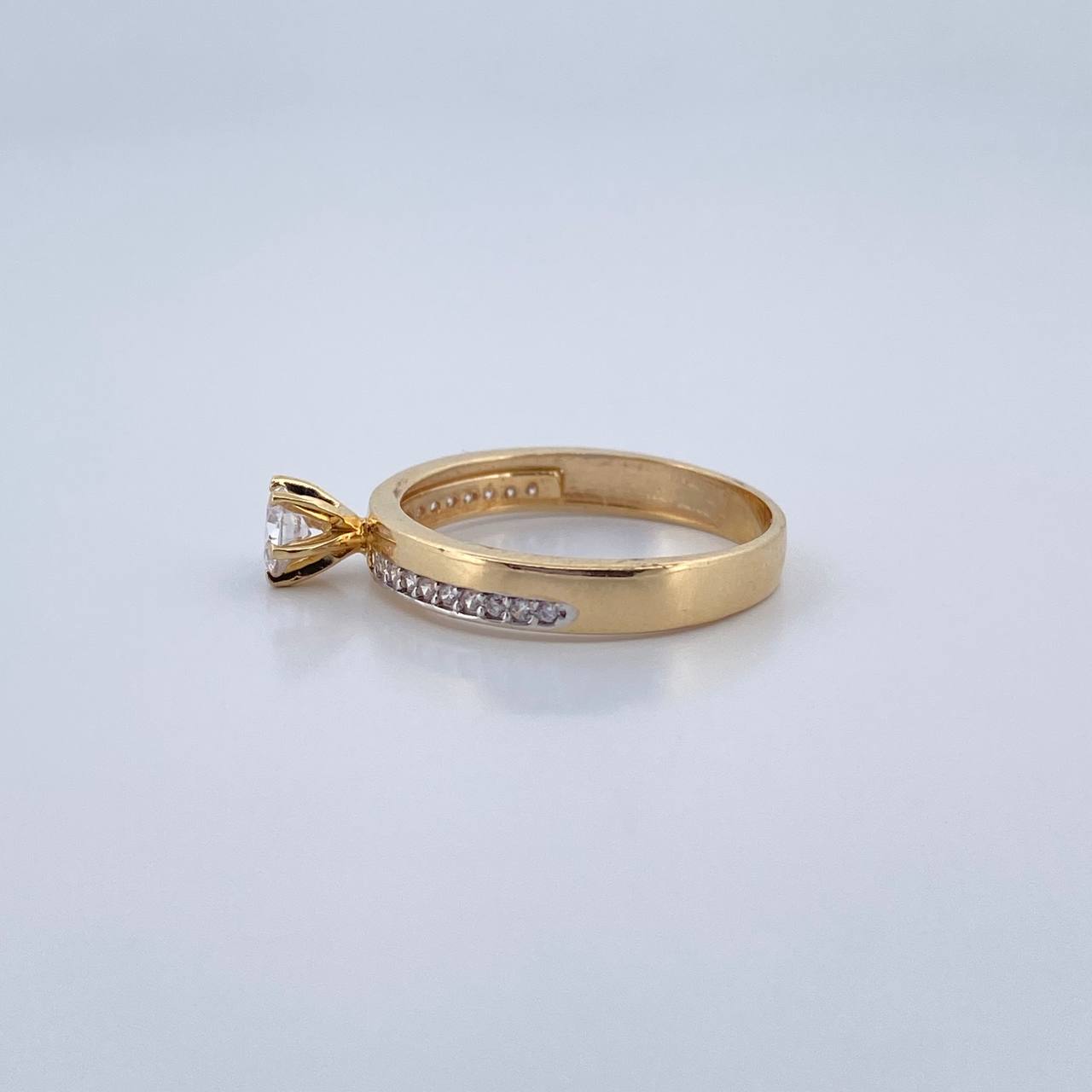 Solitaire Ring Line 2.35gr / Size 6 / 18K Gold &