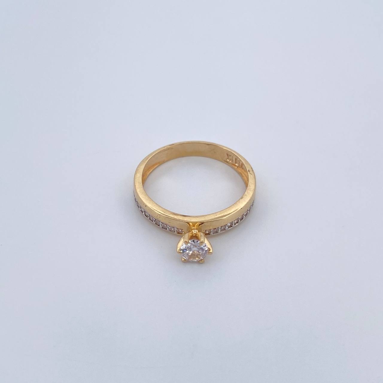 Solitaire Ring Line 2.35gr / Size 6 / 18K Gold &