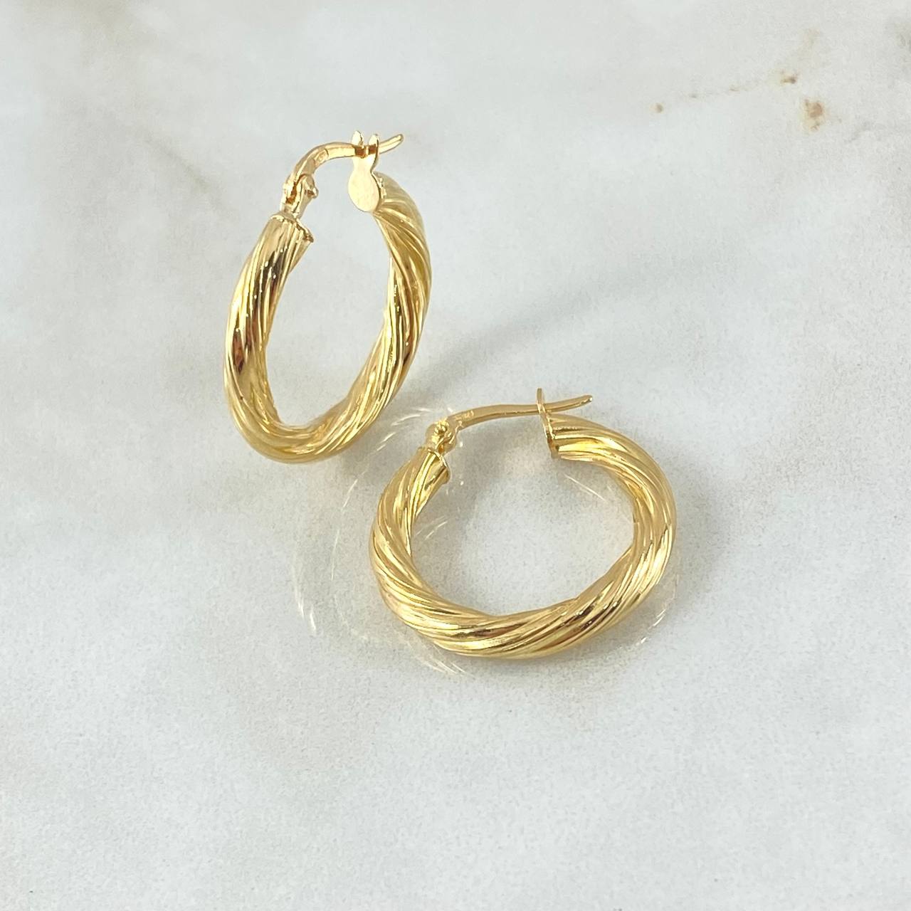 Hoop Earrings Lore 2.6gr / 2.5cm / Yellow Gold 18K ©