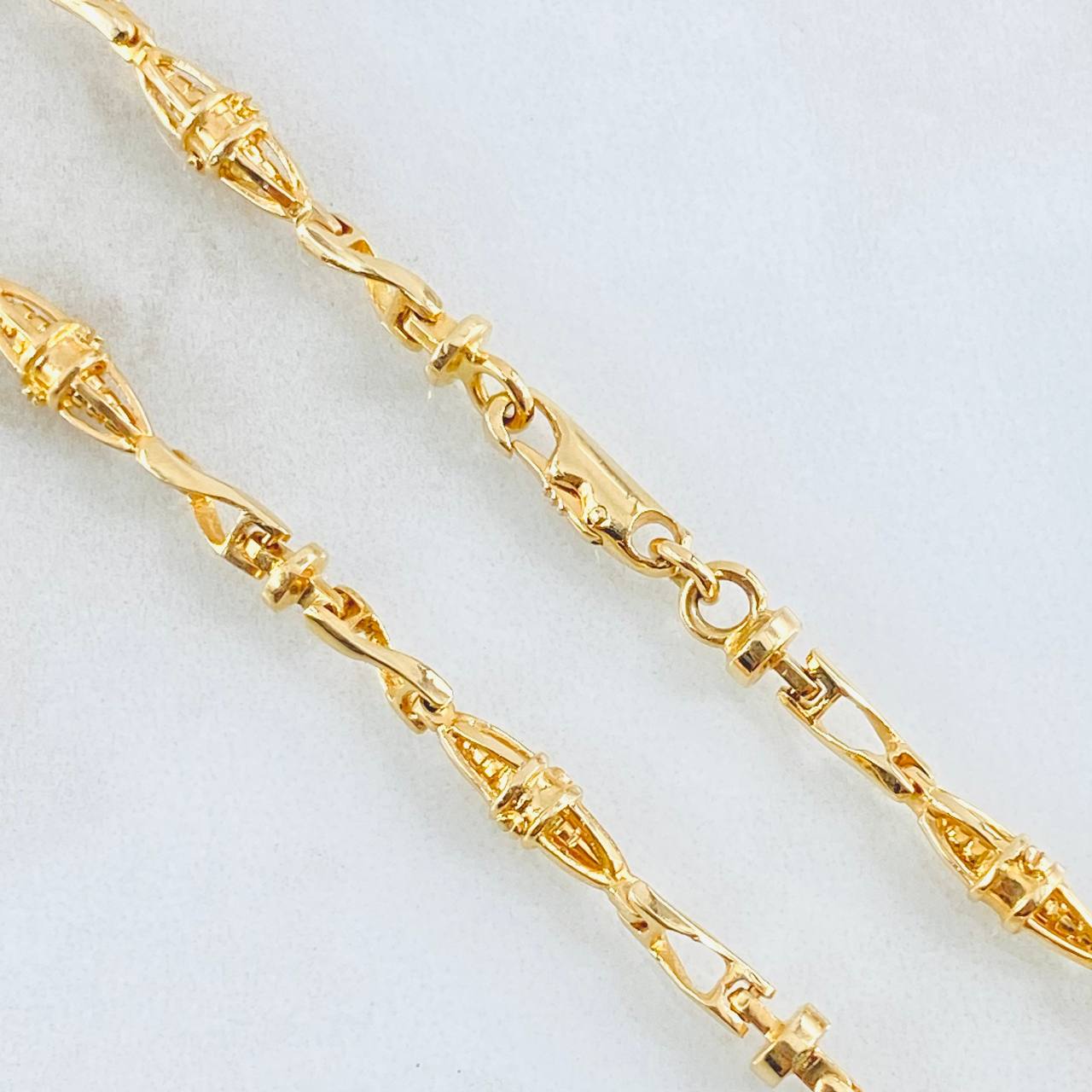 Cadena Rustica Cruzada 30gr / 23 1/2 in / Oro Amarillo 18K