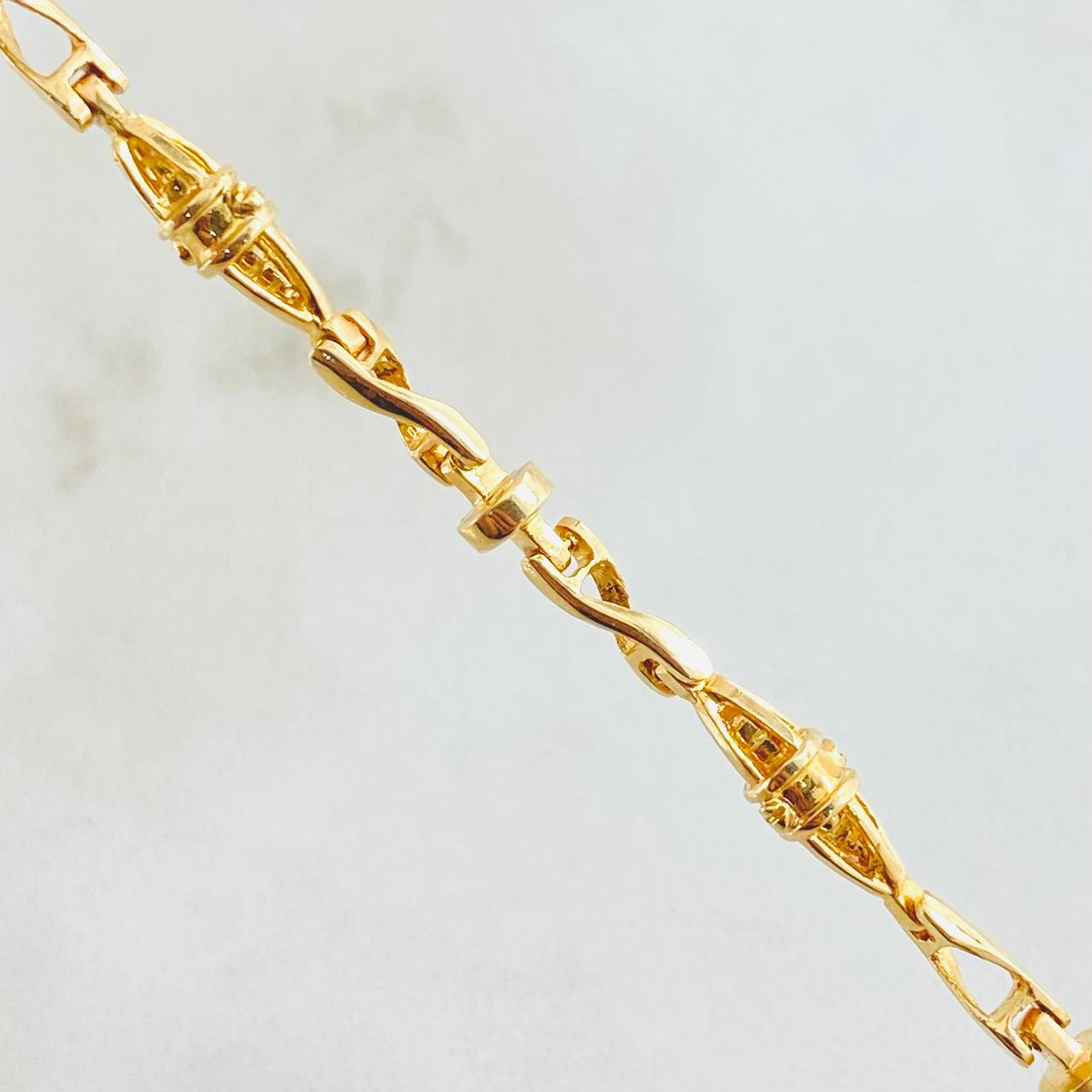 Cadena Rustica Cruzada 30gr / 23 1/2 in / Oro Amarillo 18K