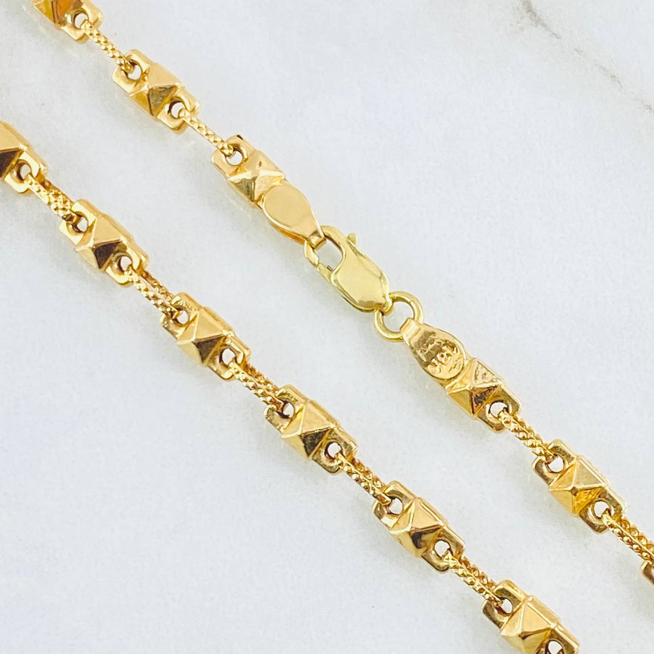 Cadena Rustica Cuadriculada 10.9gr / 23 1/2 in / Oro Amarillo 18K
