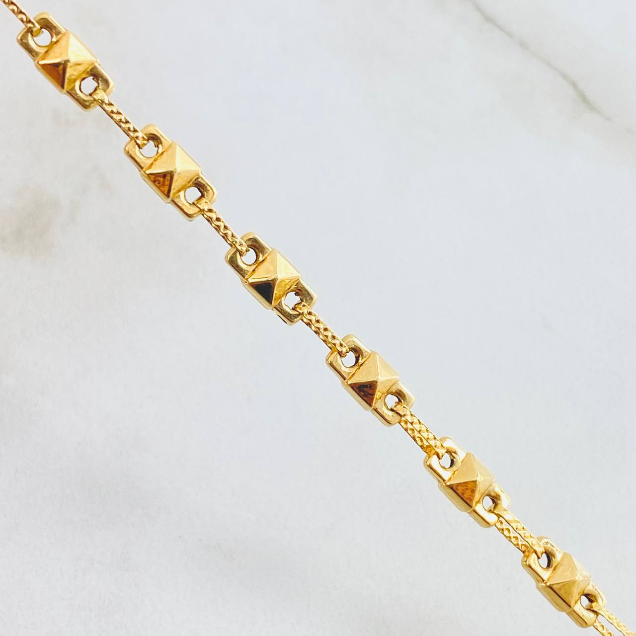Cadena Rustica Cuadriculada 10.9gr / 23 1/2 in / Oro Amarillo 18K