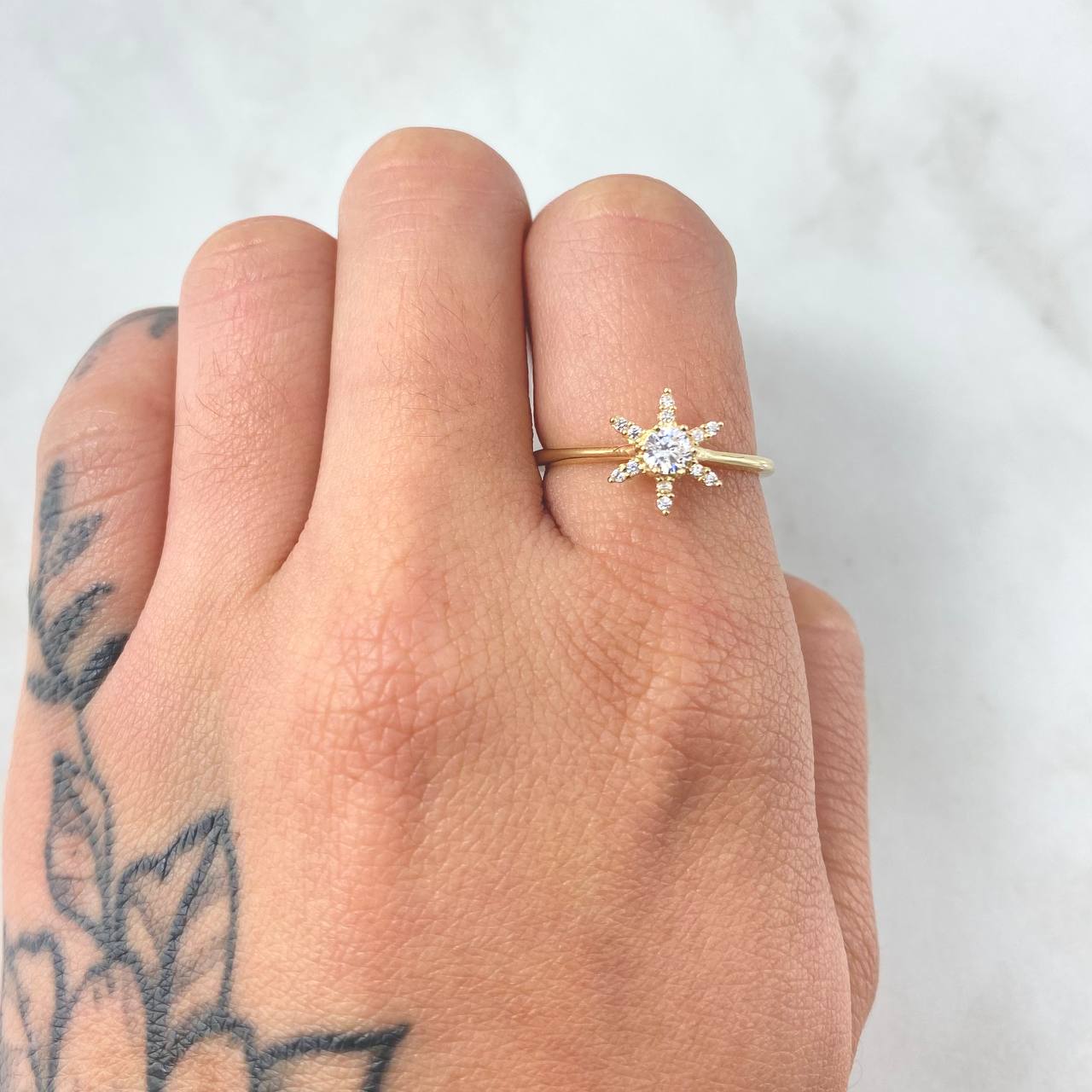Anillo Estrella Fugaz 2.1gr / T7 / Oro Amarillo 18K