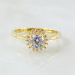 Halo Flower Ring 2.6gr / T6 1/2 / 18K Yellow Gold