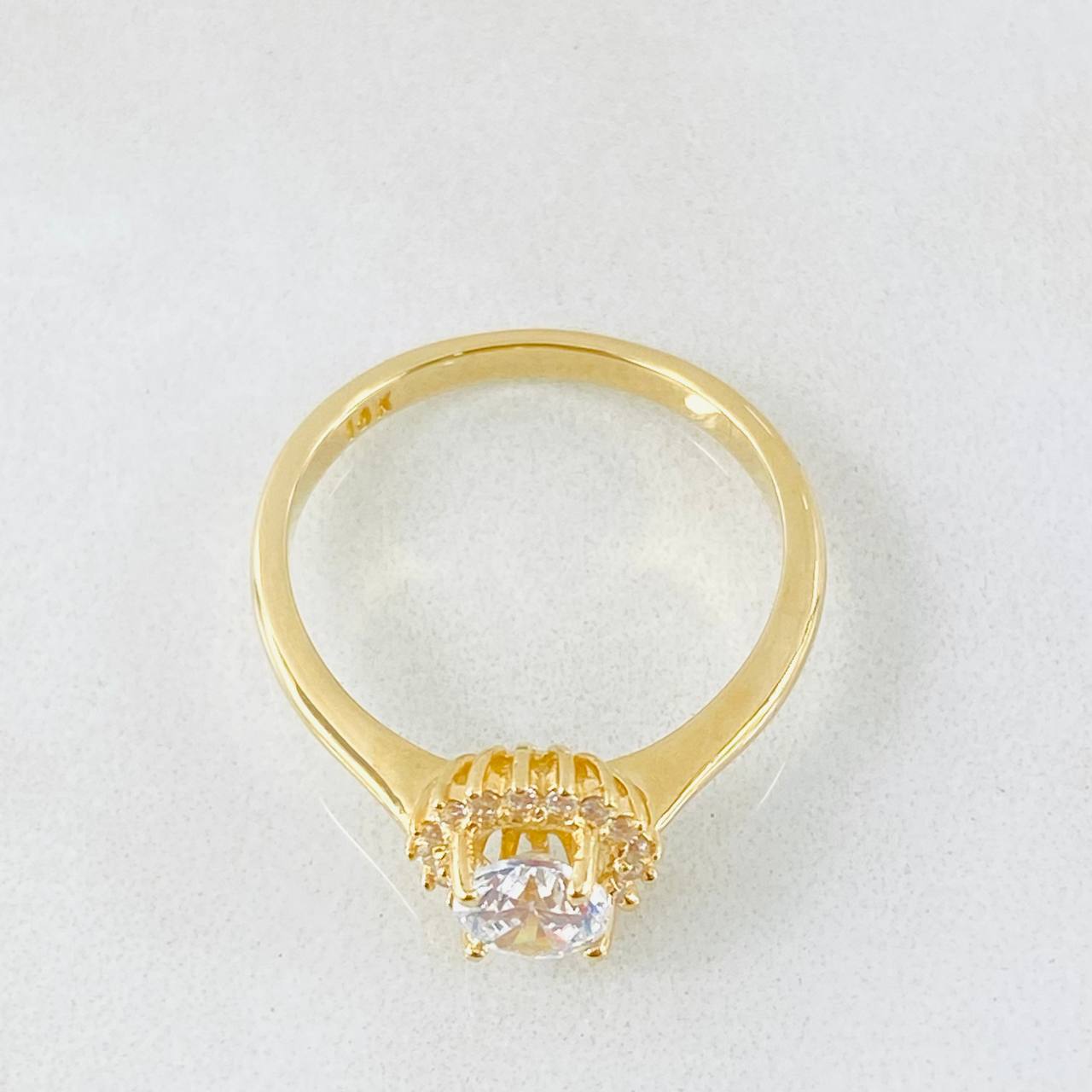 Halo Flower Ring 2.6gr / T6 1/2 / 18K Yellow Gold