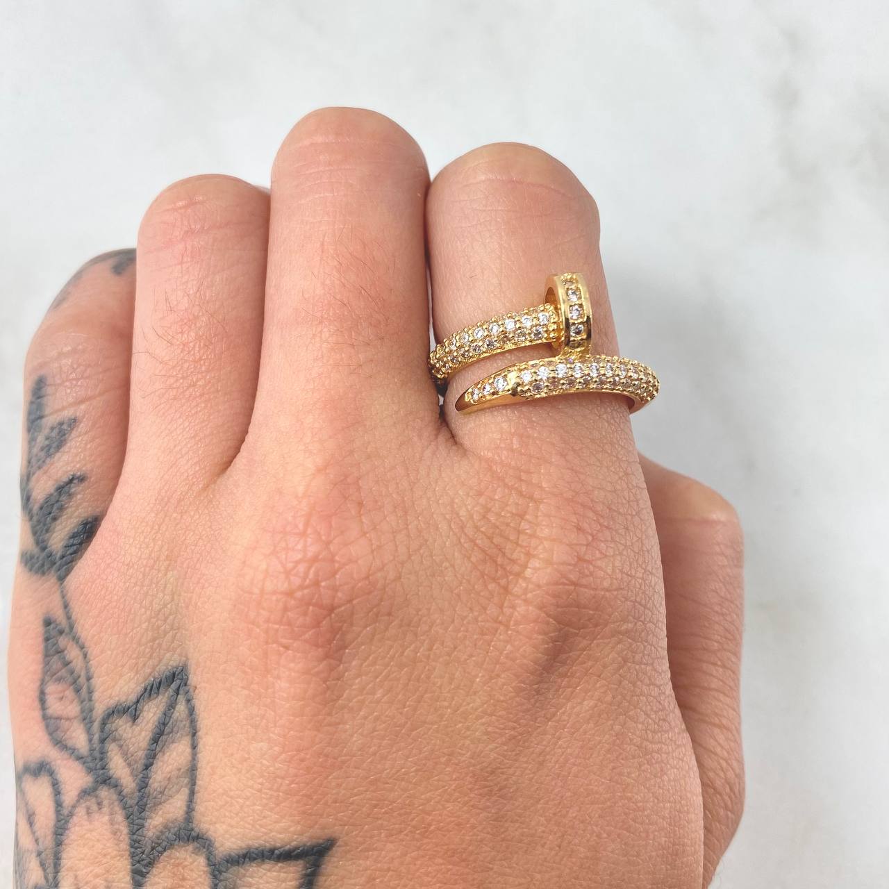 Anillo Clavo 4.6gr / T7 / Oro Amarillo 18K