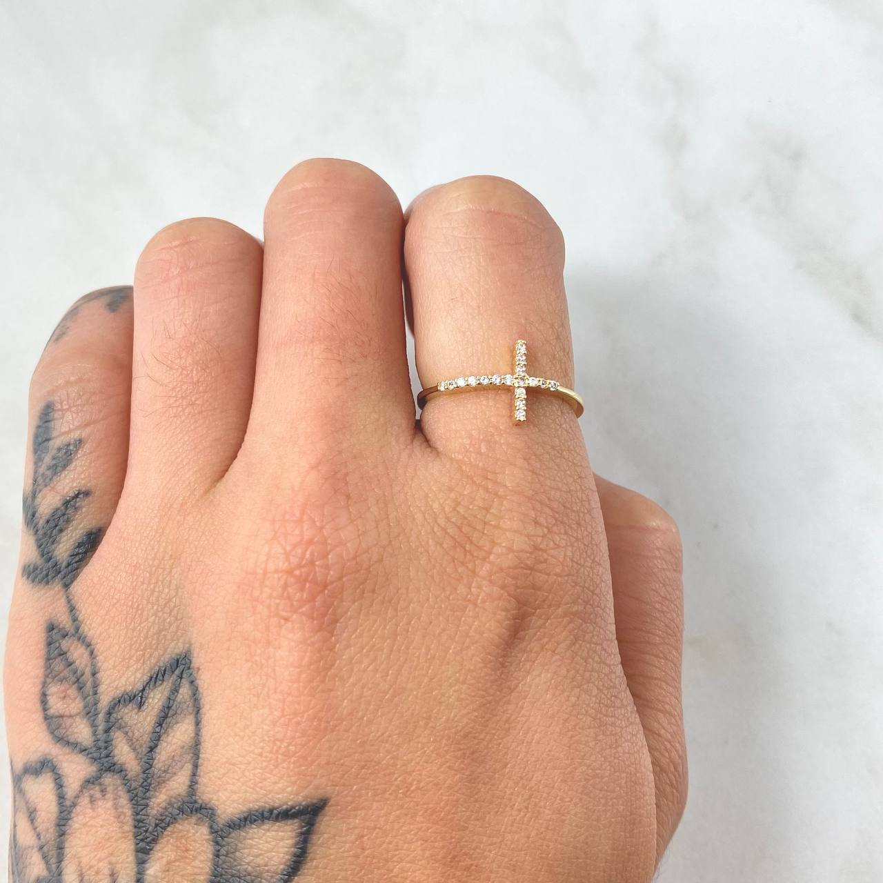 Cross Ring 1.65gr / Size 6 3/4 / 18K Gold