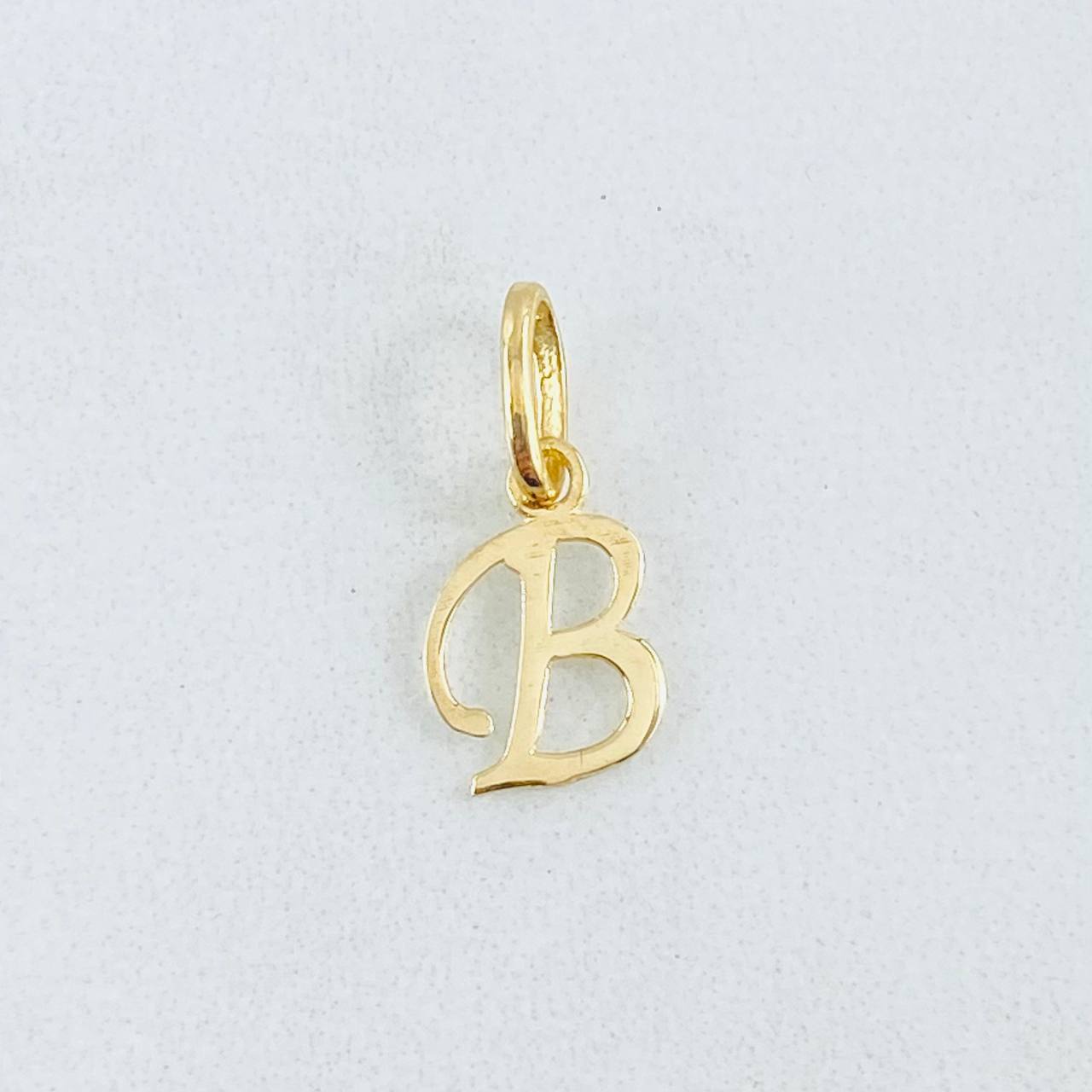 Pendant Letter B 0.4gr / 3/4 in / 18K Gold